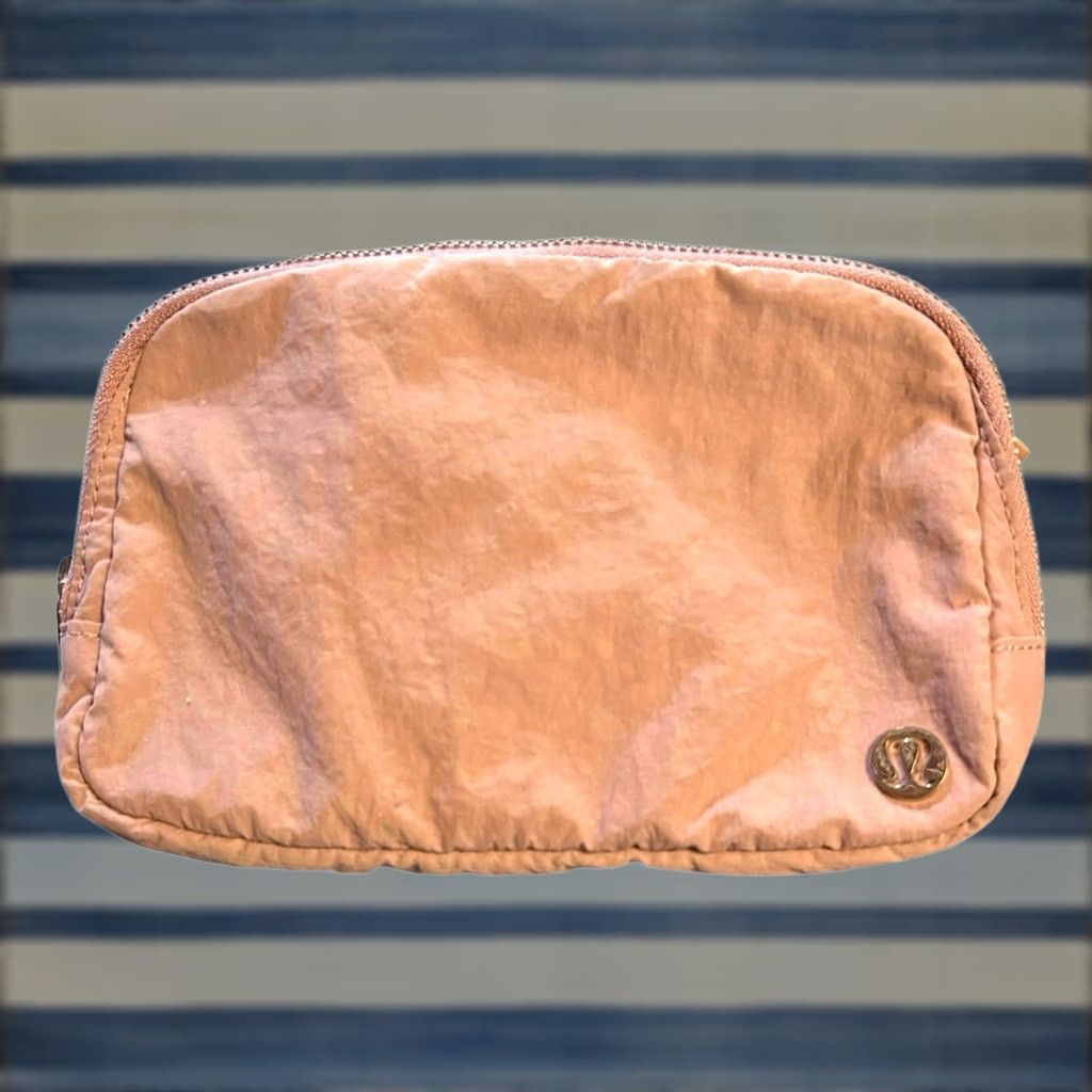 Lululemon Lululemon Everywhere Belt Bag 1L Pink Haze Crossbody Women’s Read Small 8in 2in Nylon Polyester Pouch USB? Size ONE SIZE - 1 Thumbnail