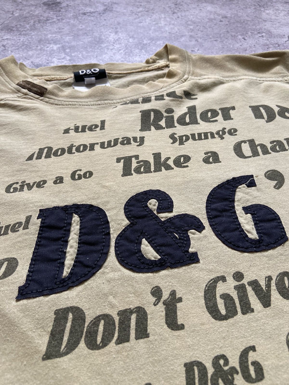Dolce & Gabbana DOLCE AND GABANNA D&G DISTRESSED Beige Y2K TEE Size US XXL / EU 58 / 5 - 2 Thumbnail