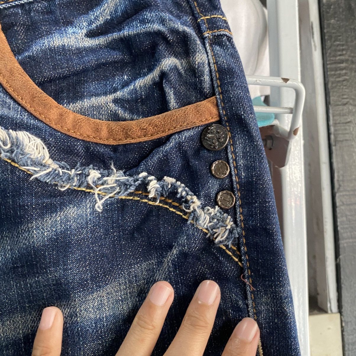Le Grande Bleu (L.G.B.) Y2K Red Pepper Japan Embroidered Wings Denim Size US 34 / EU 50 - 16 Thumbnail