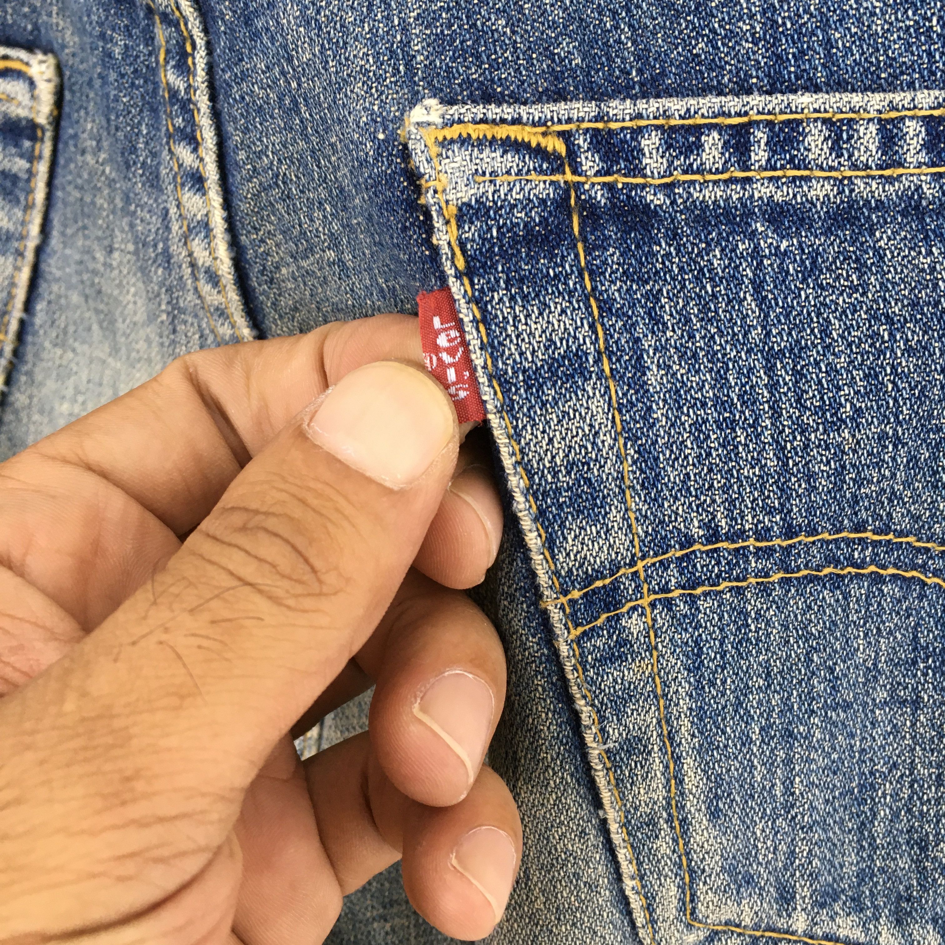 Jean Size 33x33 Vintage Y2K Levi's 501 Faded Blue Jeans Size US 33 - 15 Thumbnail