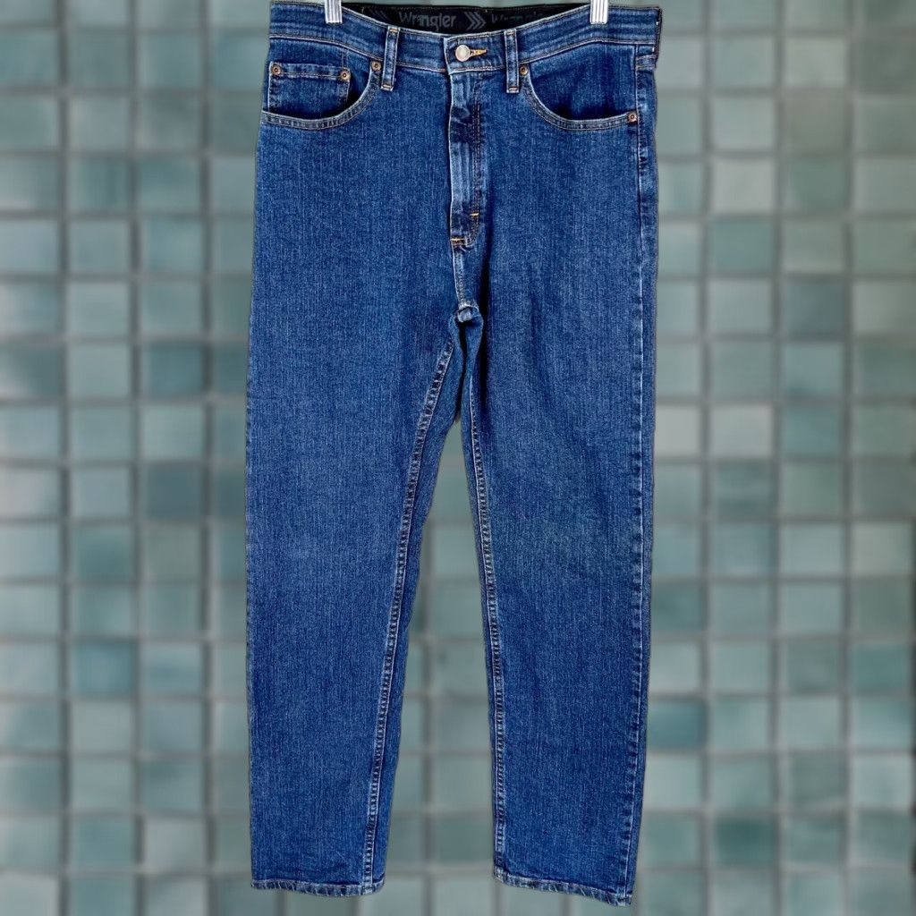 Wrangler Wrangler Mens Regular Fit Medium Wash Blue Denim Straight Leg Jeans Size 32X34 Size US 32 / EU 48 - 1 Thumbnail