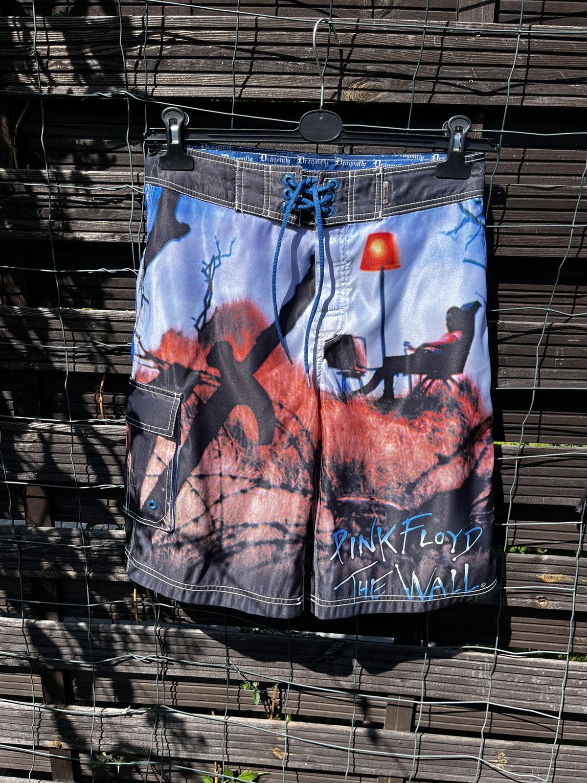 Pink Floyd × Vintage 🎸 PINK FLOYD THE WALL DRAGONFLY RARE SURF SHORTS Y2K TRUNKS Size US 32 / EU 48 - 2 Thumbnail