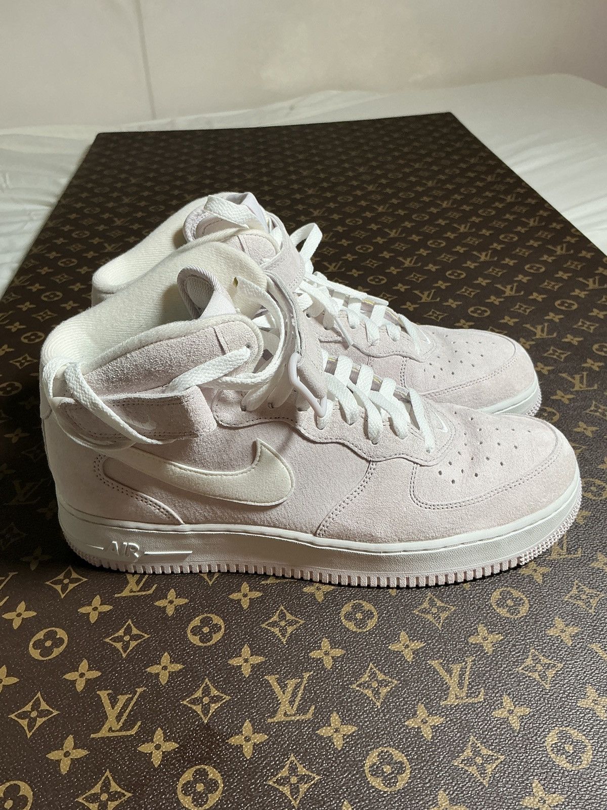 Nike Nike Air Force One Light Pink Suede Size 10.5 Size US 10.5 / EU 43-44 - 2 Thumbnail