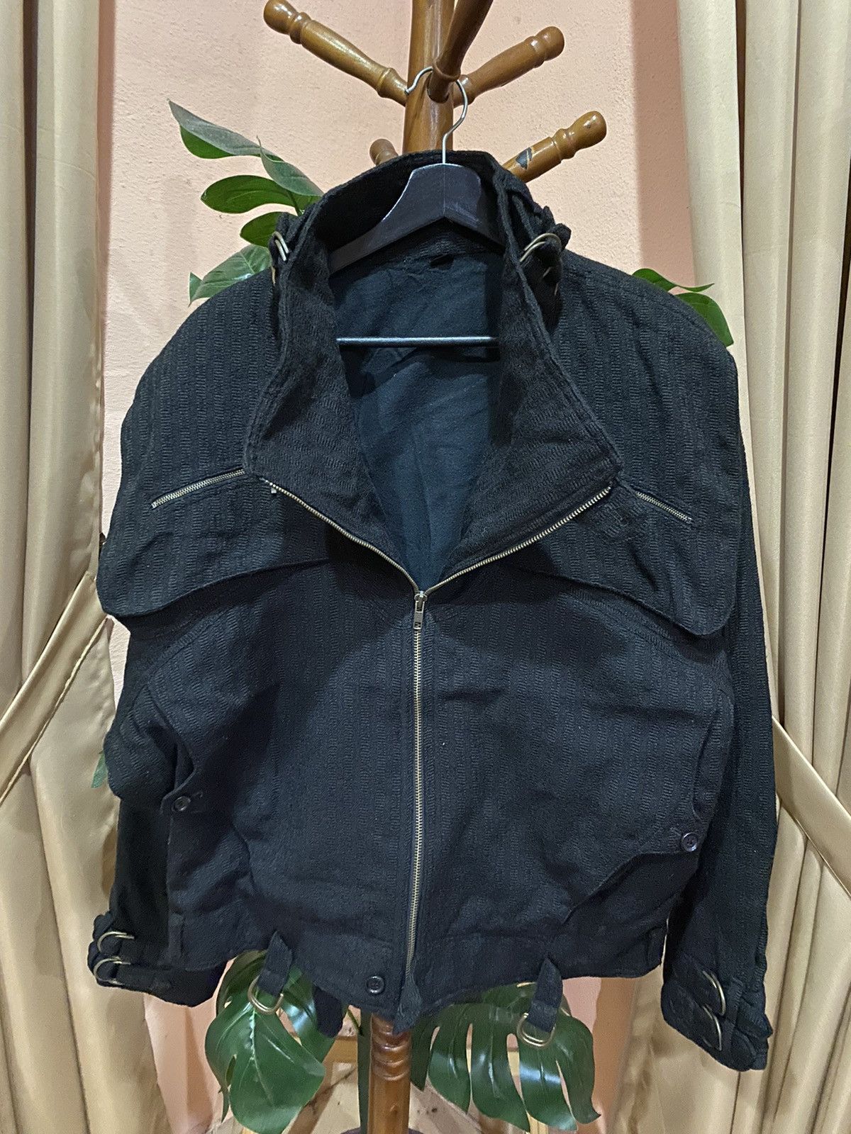 Japanese Brand Black Avant-Garde High-Collar Utility Jacket with Buckle Size US L / EU 52-54 / 3 - 1 Thumbnail