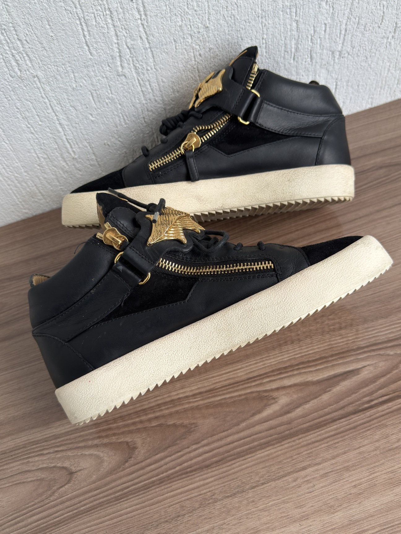 Giuseppe Zanotti Y2k😮‍💨🔥Gold strap buckle strap Sneaker Size US 10 / EU 43 - 17 Thumbnail
