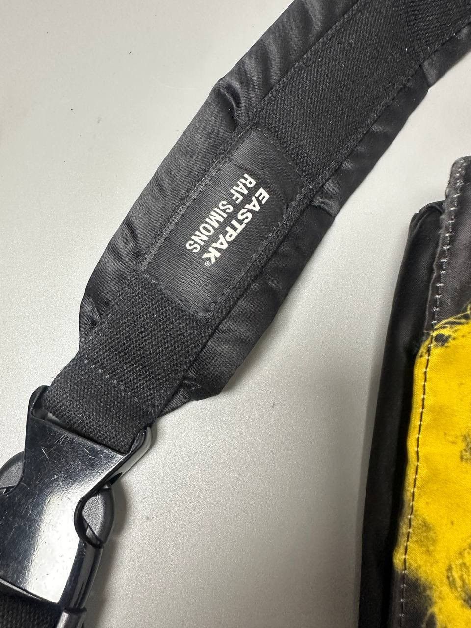 Eastpak × Raf Simons Raf Simons & Eastpak SS19 Punk Poster Side Bag Size ONE SIZE - 3 Thumbnail