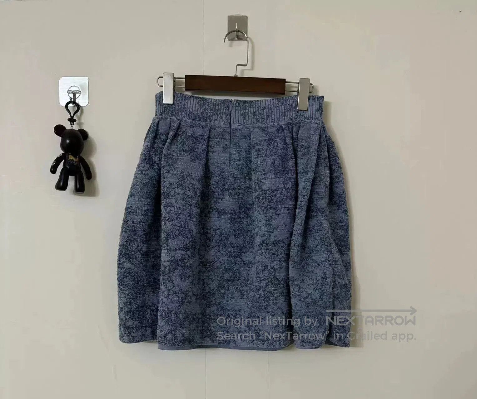 Chanel chanel flower bud half skirt. Size 37" - 3 Thumbnail