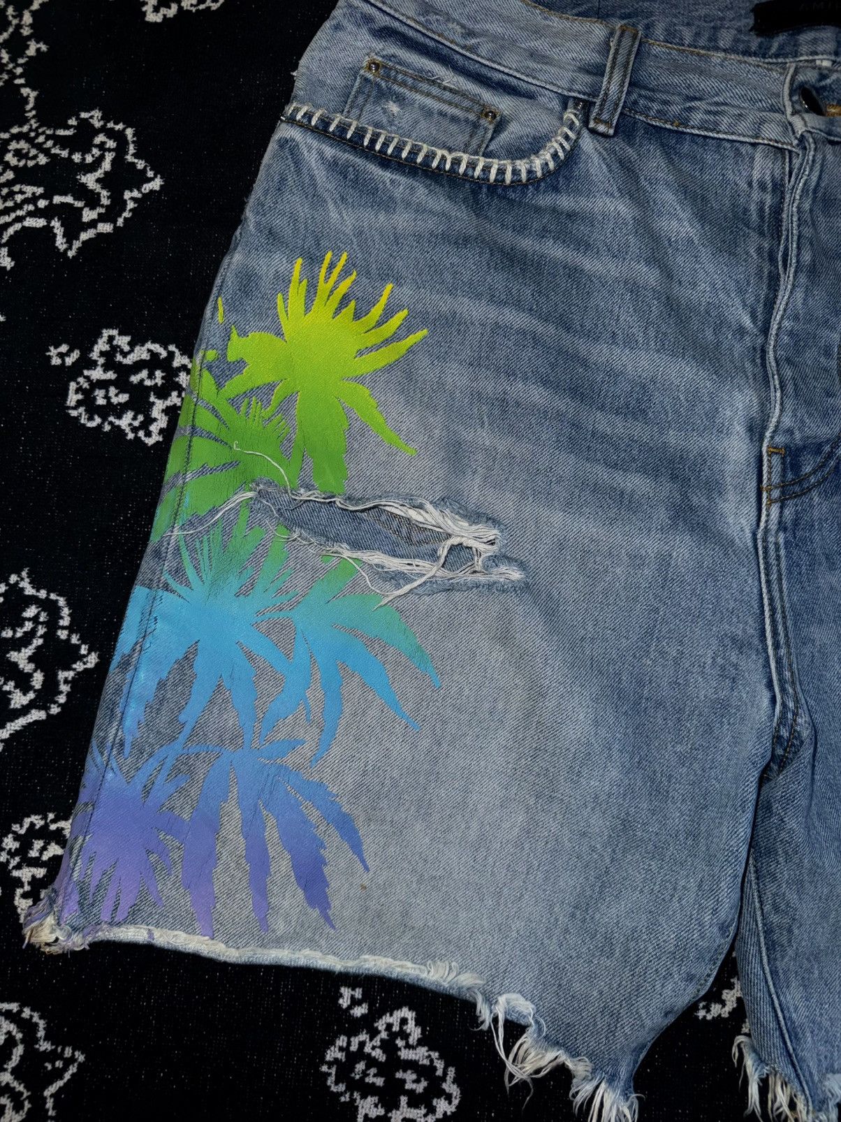 Amiri AMIRI ETERNAL HAPPINESS DENIM DISTRESSED SHORTS Size US 34 / EU 50 - 4 Thumbnail