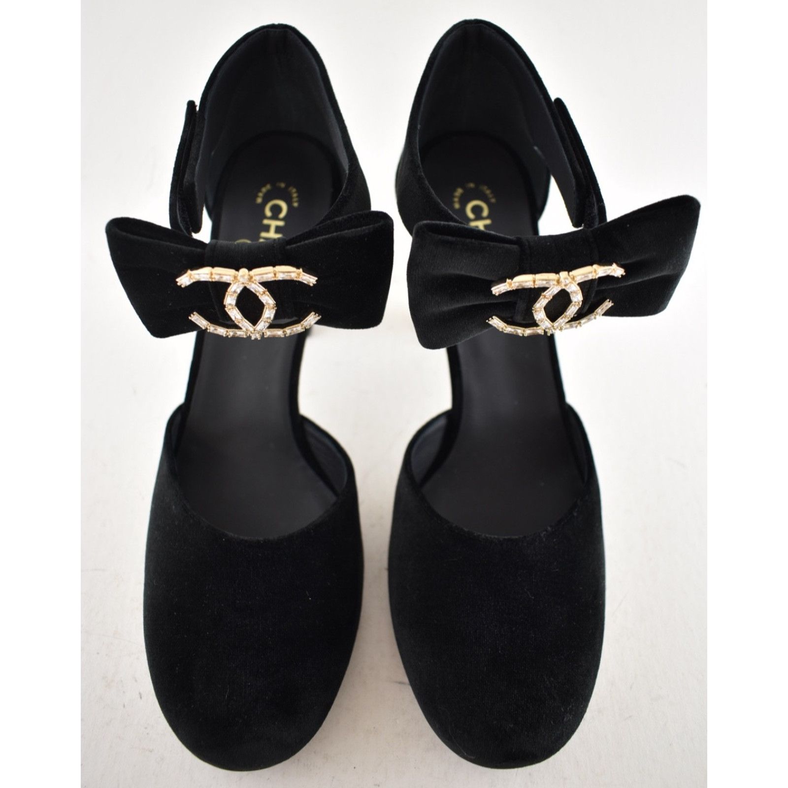 Chanel Chanel 24K Black Velvet Crystal CC Logo Mary Jane Pump 42 Size US 11 / IT 41 - 9 Thumbnail