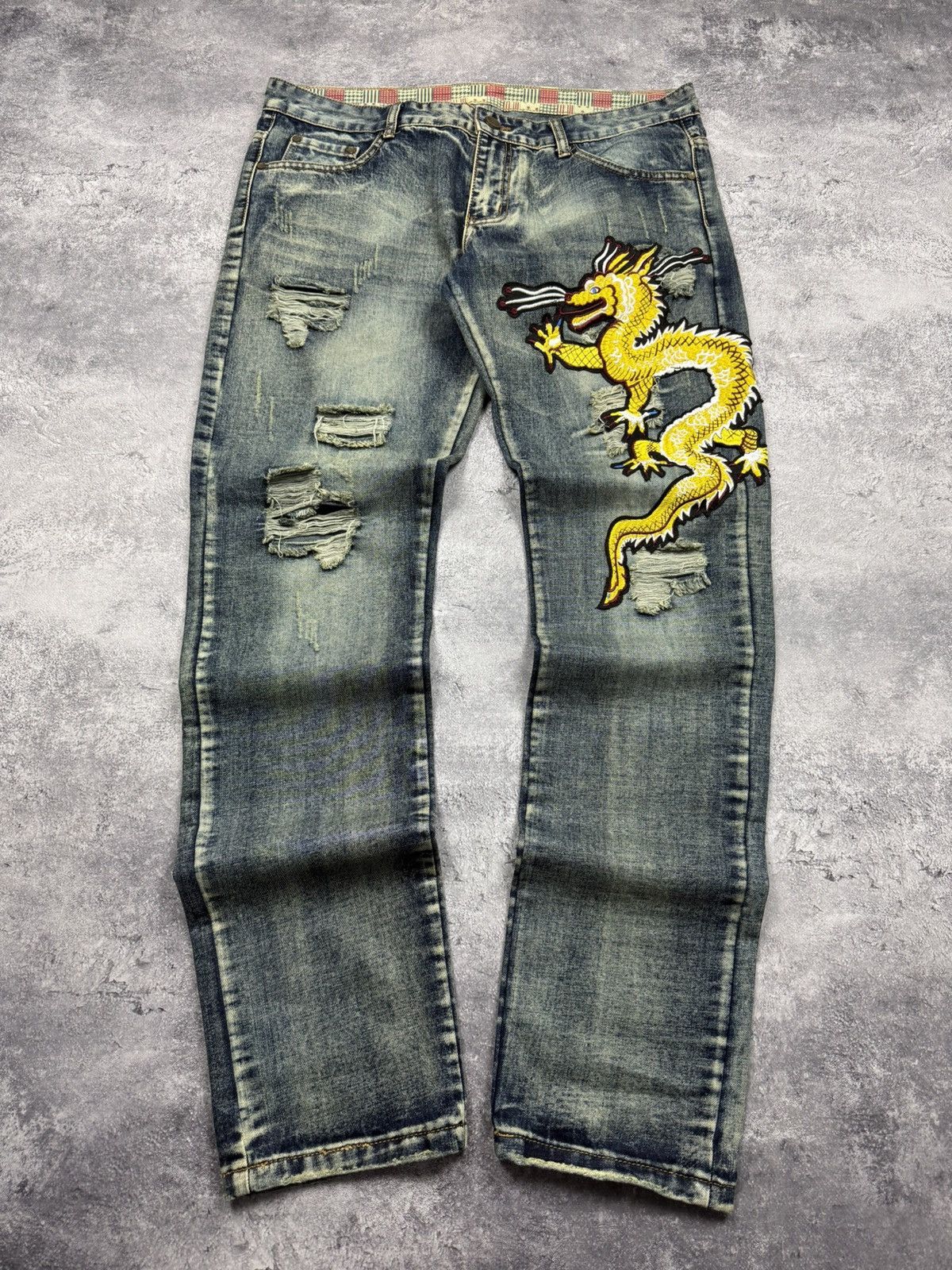 Japanese Brand Vintage Japanese Dragon Embroidered Distressed Jeans Pants Size US 36 / EU 52 - 1 Thumbnail
