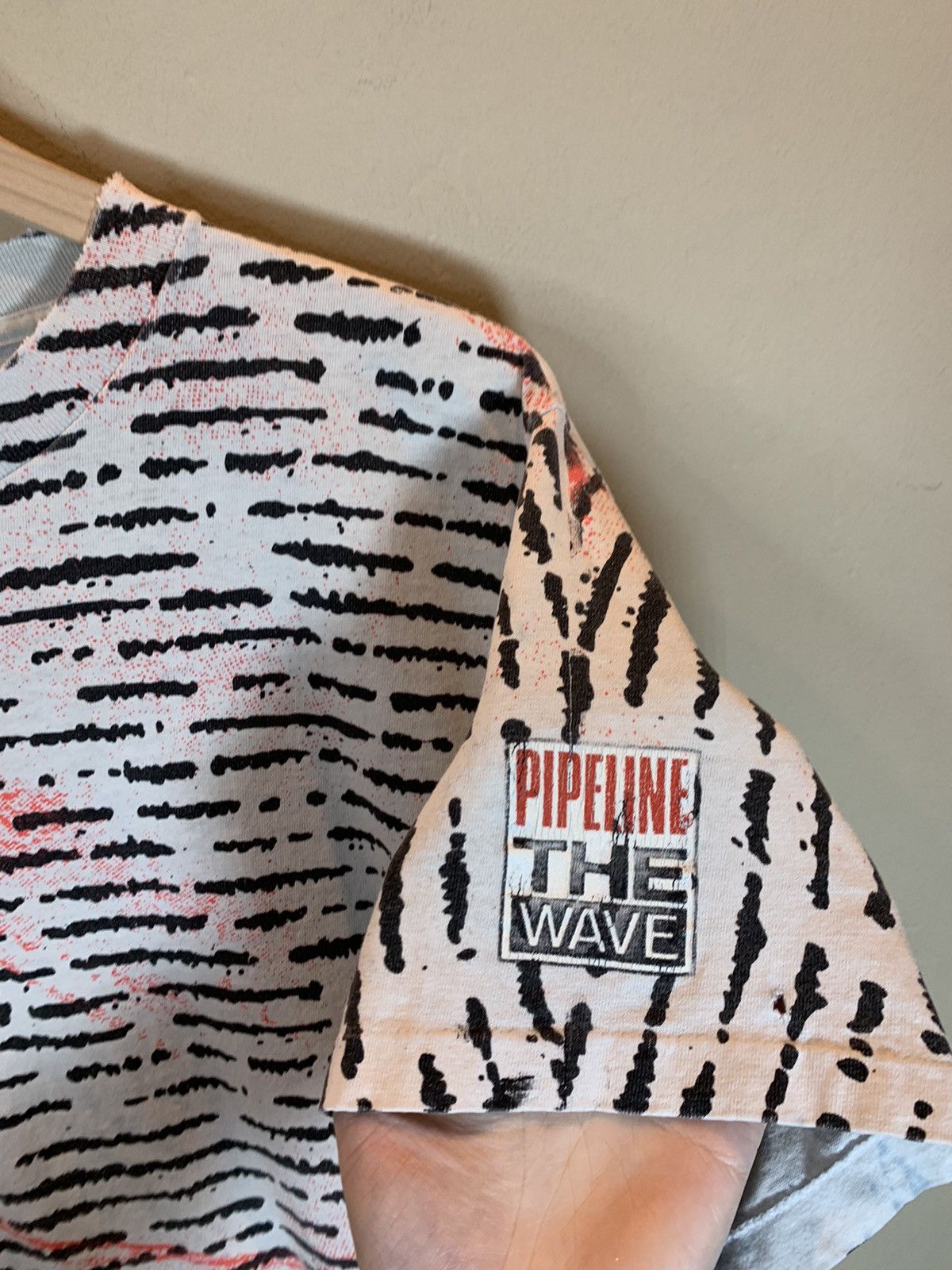 Vintage *RARE* Vintage 80’s Surf Pipeline The Wave AOP Art T-Shirt Size US M / EU 48-50 / 2 - 3 Thumbnail