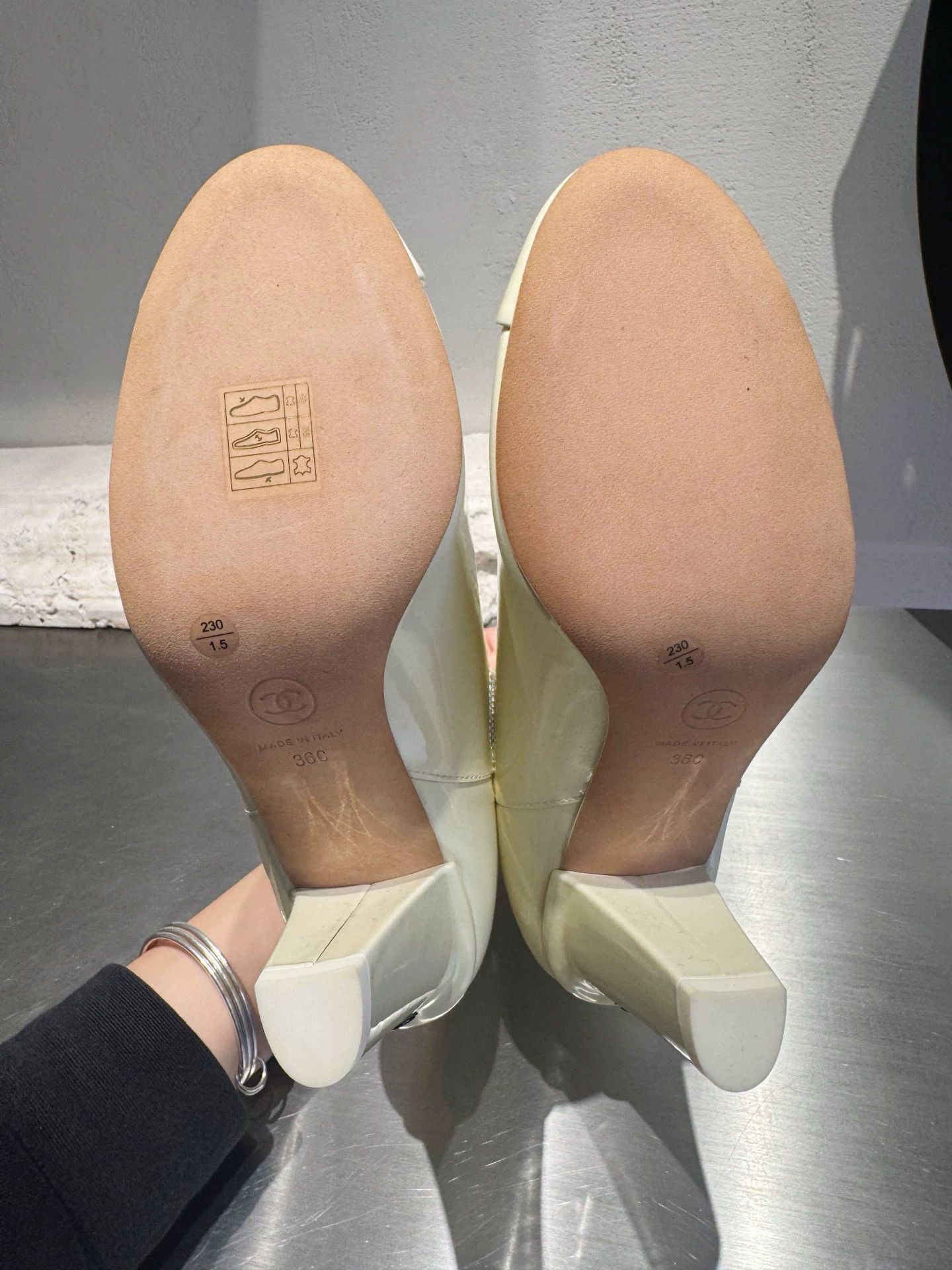 Chanel Chanel ivory heeled ankle boots 36 minor stains Size US 5.5 / IT 35.5 - 4 Thumbnail