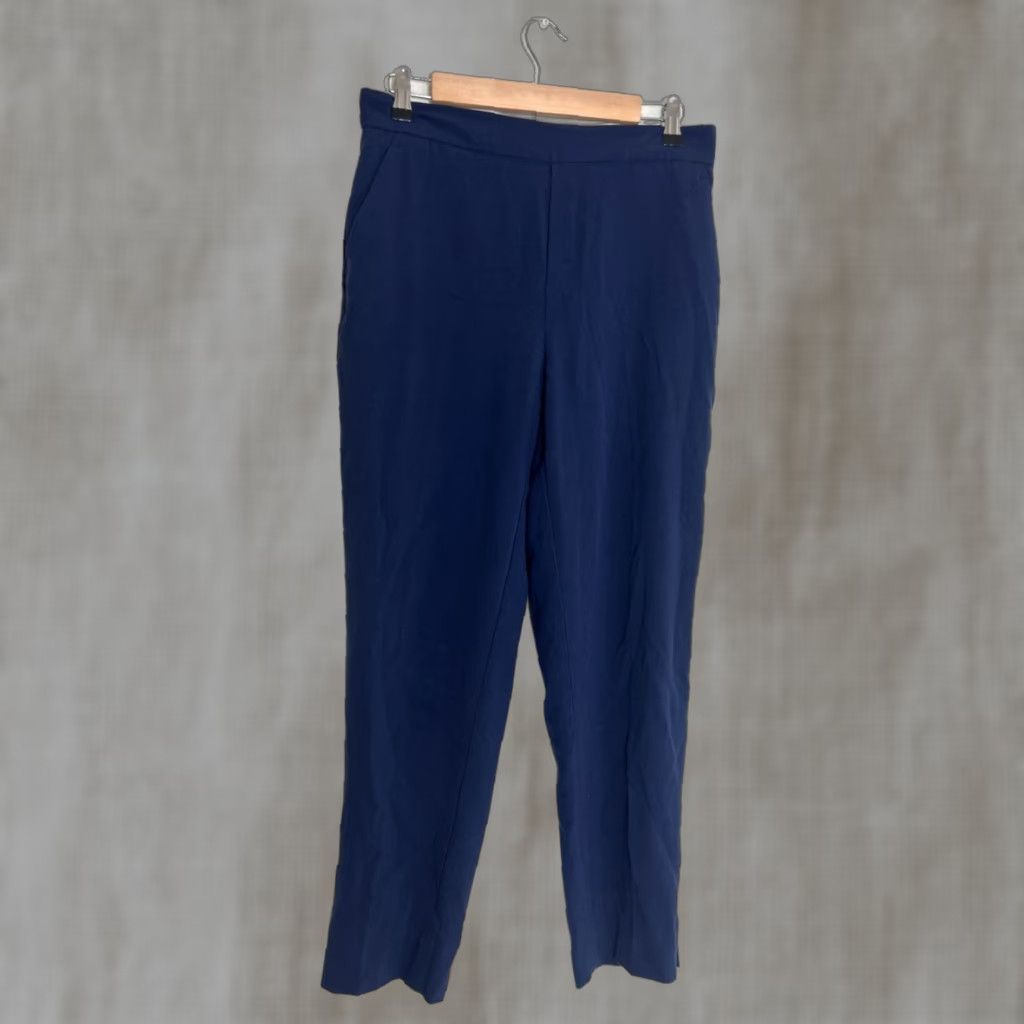 Banana Republic Banana Republic Pants Women 8 Navy Blue Pull On Polyester Blend 30x27 Chino Regular Size 30" / US 8 / IT 44 - 1 Thumbnail