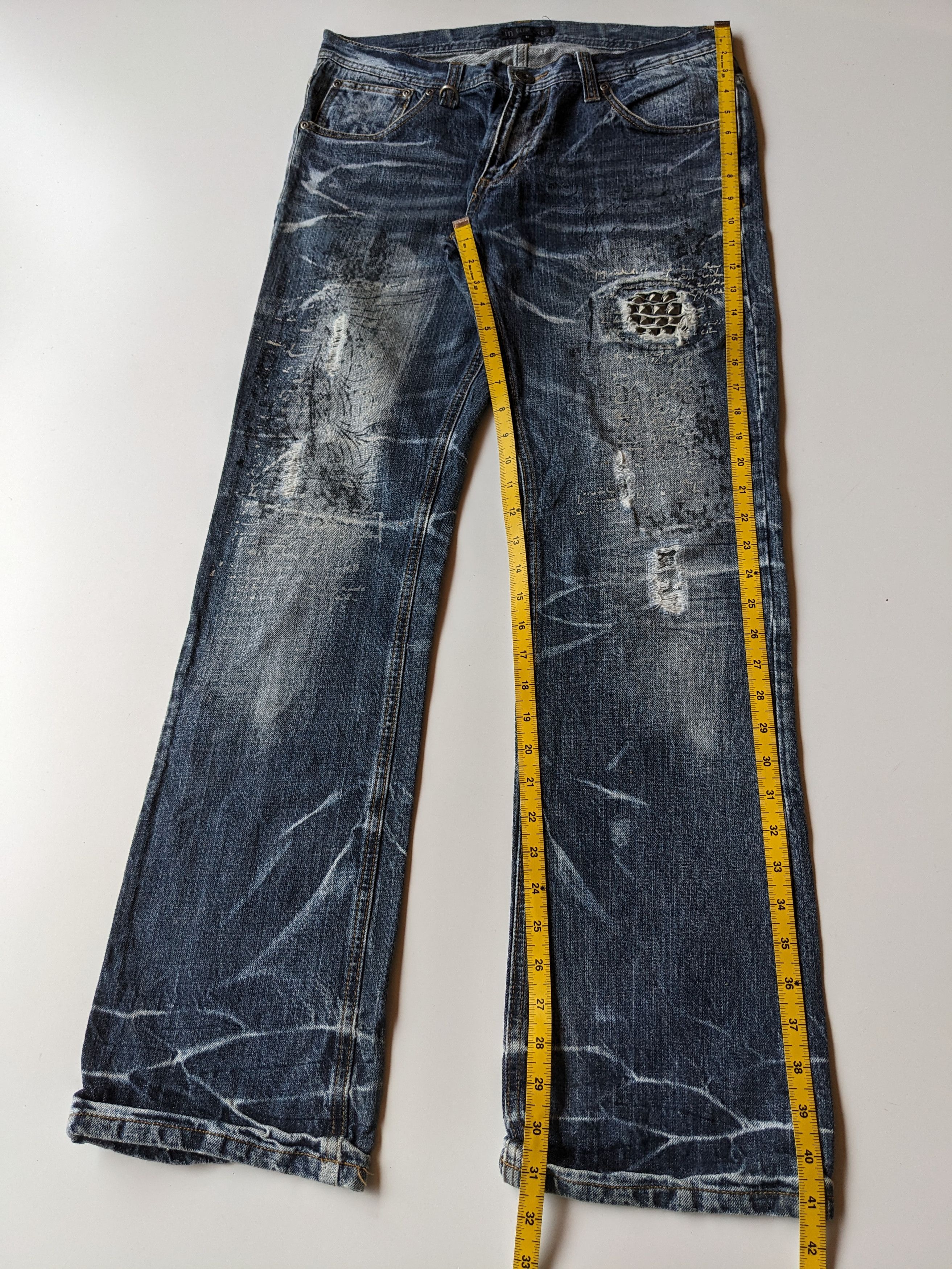 In The Attic In The Attic studded printed faded jeans Size US 33 - 12 Thumbnail