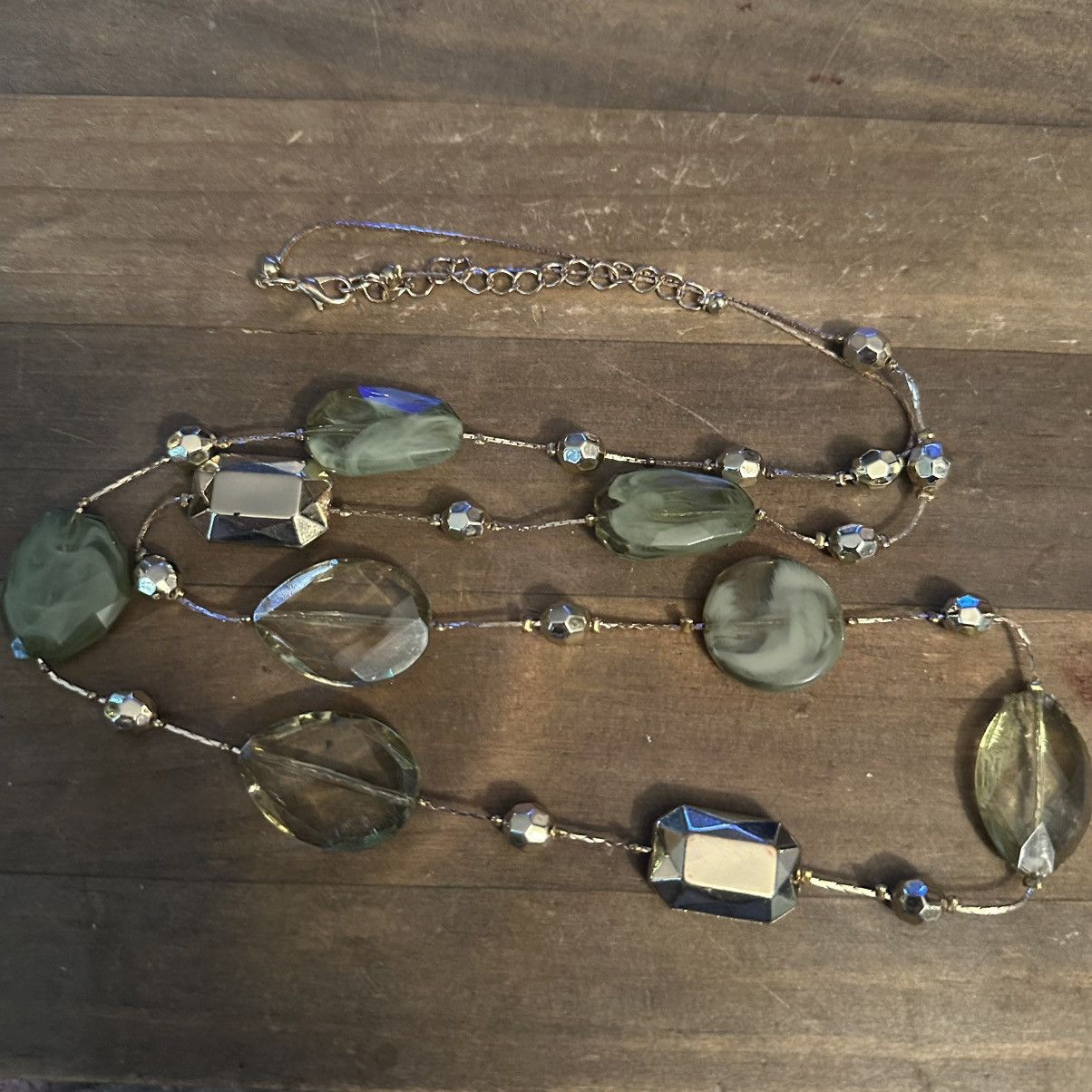 Other Long gold tone stationed green stone and gold bead necklace Size ONE SIZE - 2 Thumbnail