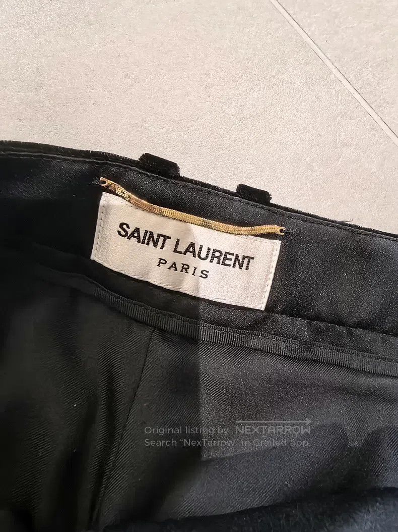 Saint Laurent Paris Saint Laurent Paris size F36 Velvet Black Petal Shorts Size 25" / US 0 / IT 36 - 4 Thumbnail