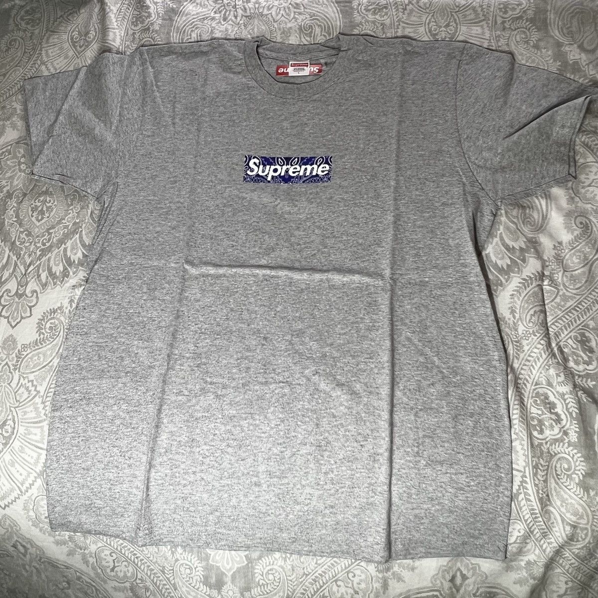 Supreme Supreme Grey Bandana Box logo tee Blue bandana bogo tee Size US L / EU 52-54 / 3 - 10 Thumbnail