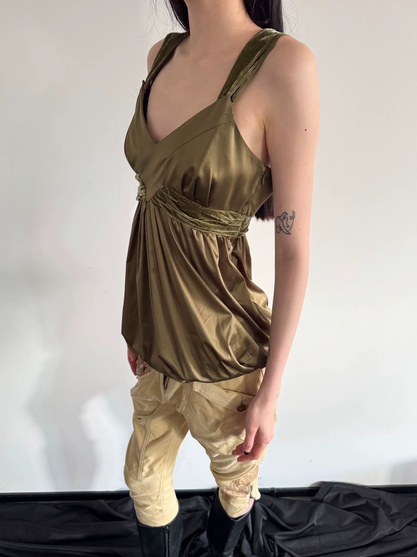 John Galliano John Galliano Olive Green Velvet Satin Vest Size 42 Size M / US 6-8 / IT 42-44 - 2 Thumbnail