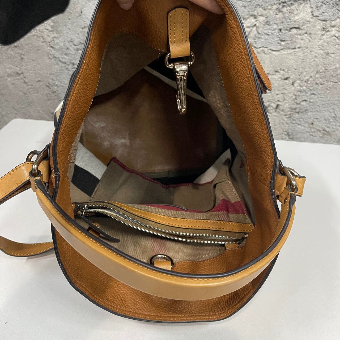 Burberry Pre-owned Burberry Bucket Bag Size ONE SIZE - 7 Thumbnail