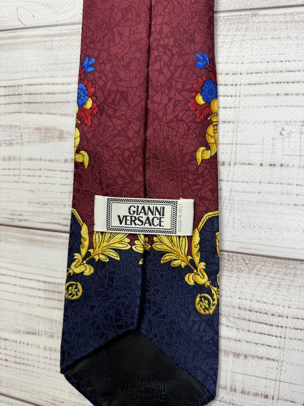 Versace GIANNI VERSACE TIE FULL LOGO 100% SILK LUXURY Size ONE SIZE - 5 Thumbnail