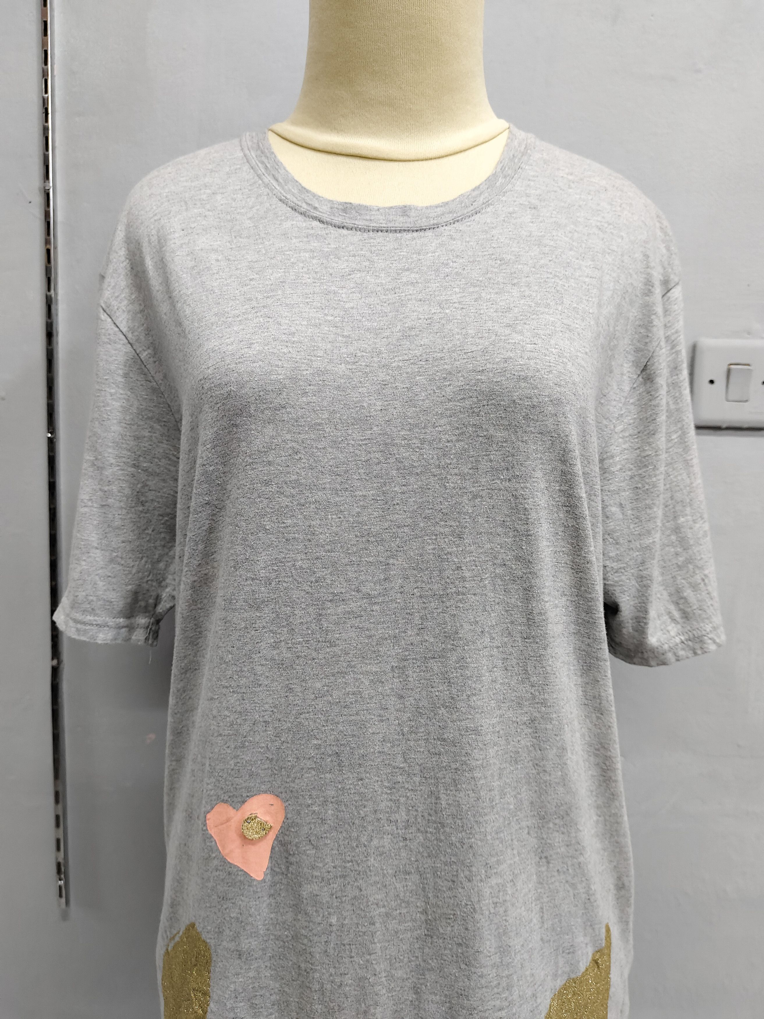 Tsumori Chisato 🇯🇵Tsumori Chisato🇯🇵 Cats Gold Metallic Tshirt Size M / US 6-8 / IT 42-44 - 2 Thumbnail