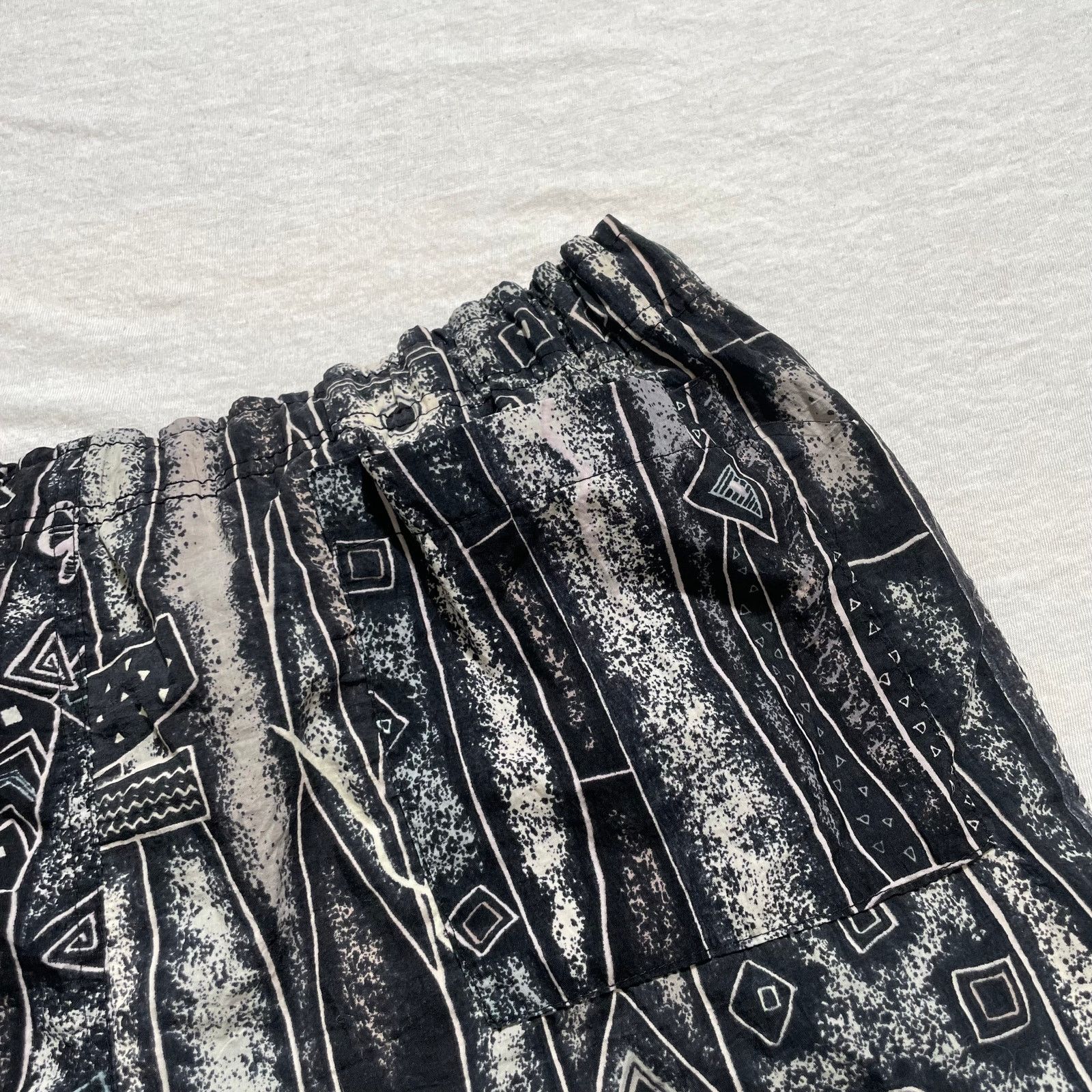 Vintage Vintage Maui Trading Company Swim Trunks Size (XL) Size US 36 / EU 52 - 11 Thumbnail