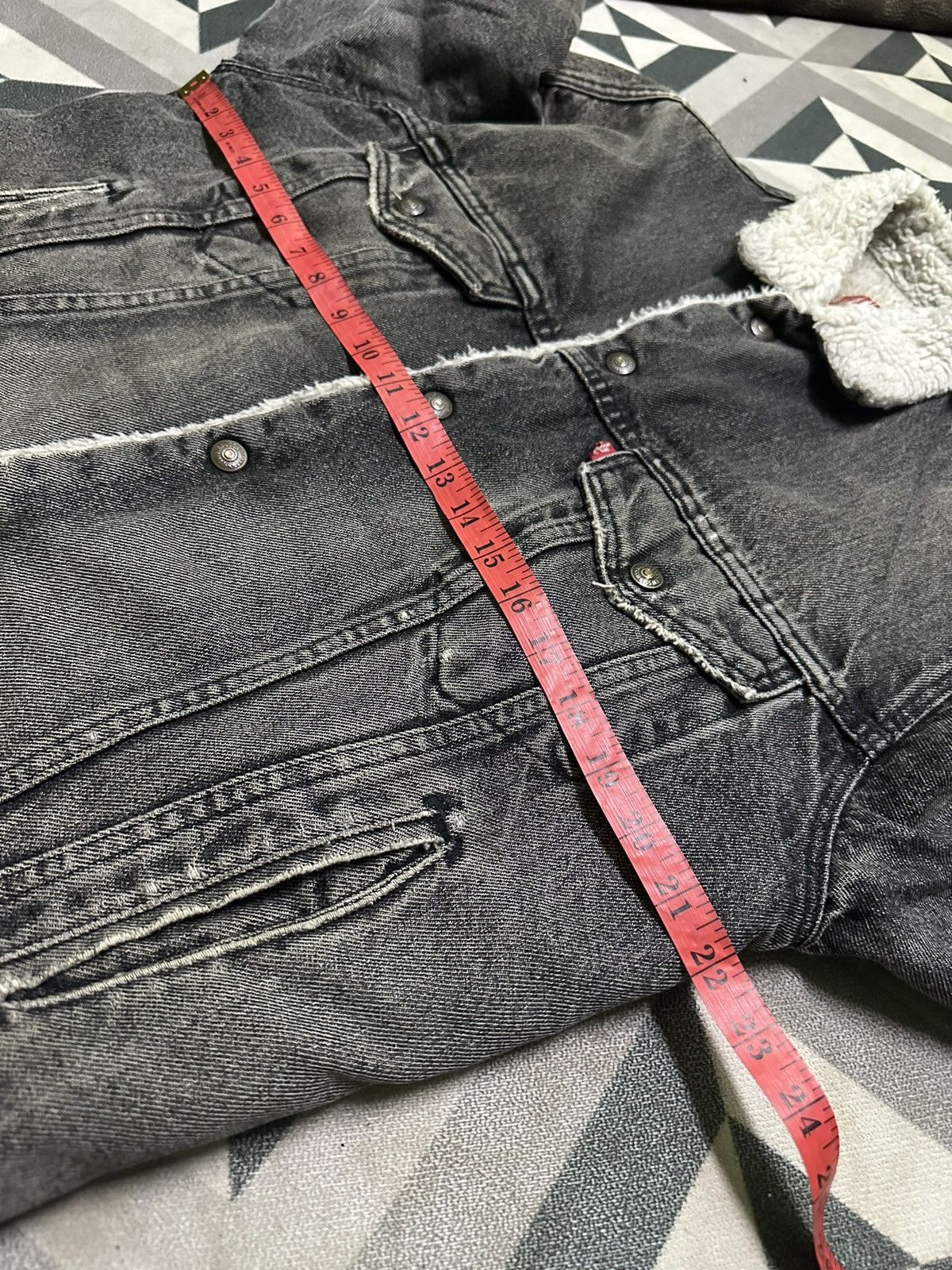 Levi's Vintage Levis sherpa trucker denim jacket Size US S / EU 44-46 / 1 - 13 Thumbnail