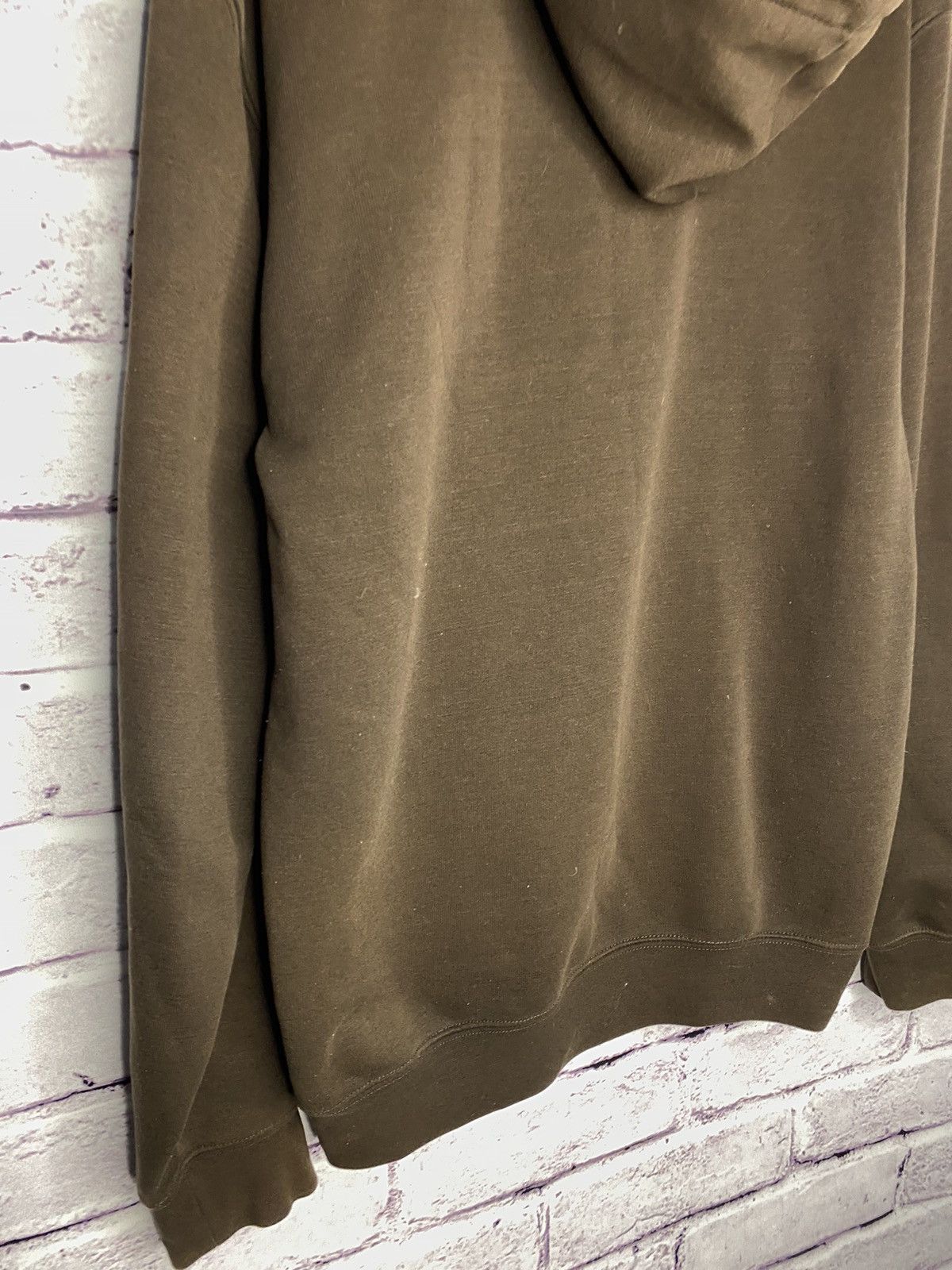 Carhartt Men's brown Carhartt overprint logo hoodie distressed Size US S / EU 44-46 / 1 - 16 Thumbnail