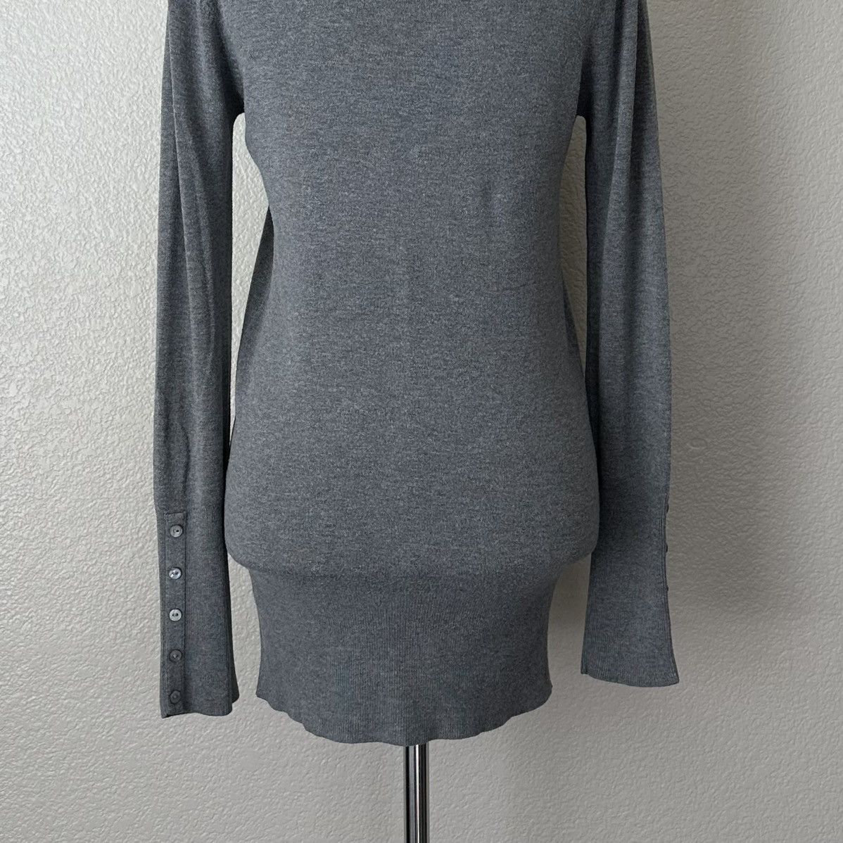 Zara Zara Gray V-neck Long Sleeves Button Cuffs Pullover Sweater Size M / US 6-8 / IT 42-44 - 10 Thumbnail