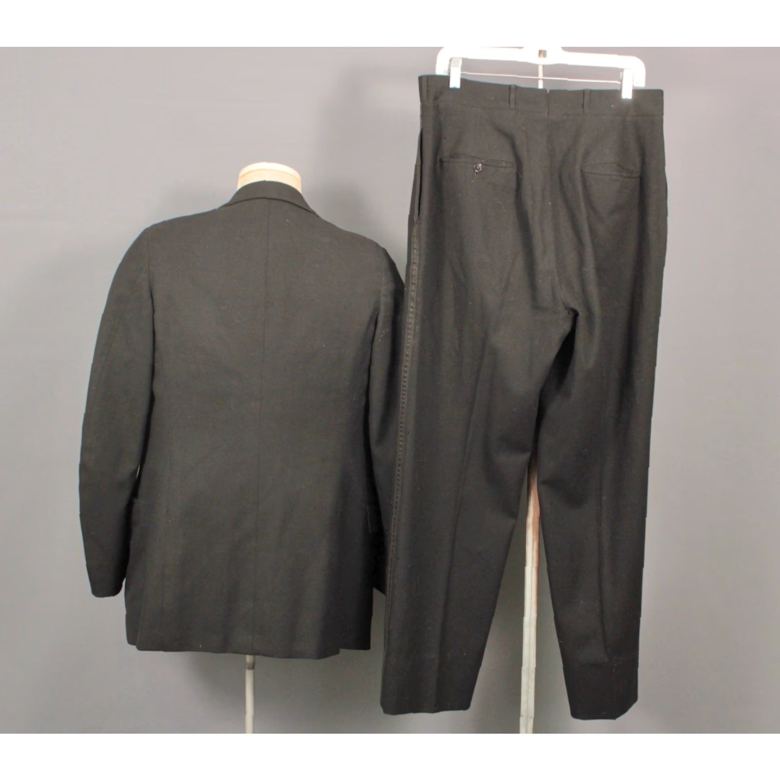 Vintage VINTAGE Men's 1920s-30s Tuxedo Suit Black Wool 2 PC Jacket Pants Sz M 1925 NRA Label, Button Fly, 2 Piece, Vintage Look Mens Size 40R - 2 Thumbnail