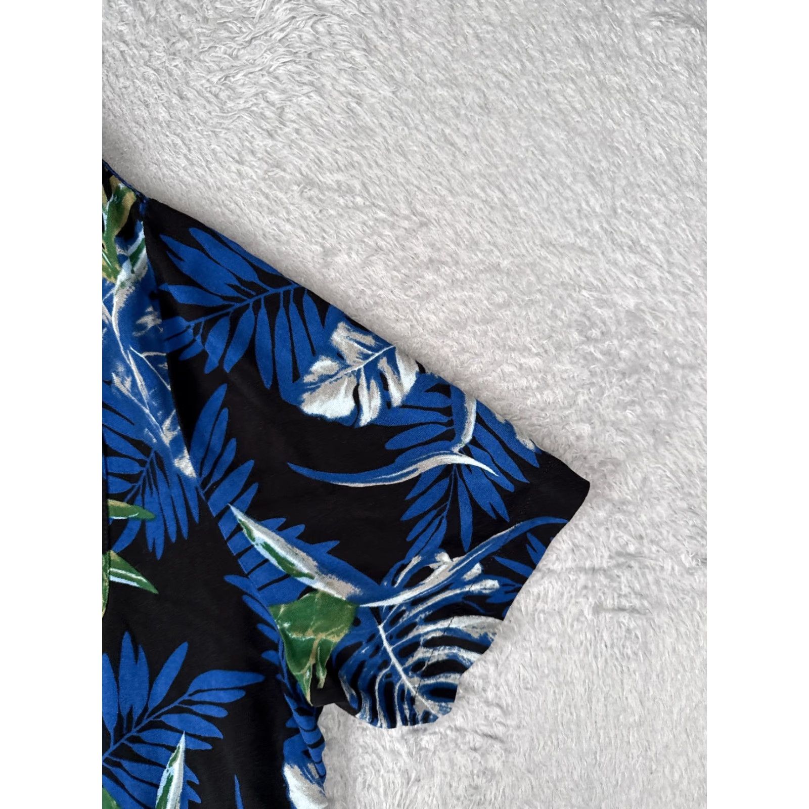 Vintage KINGSIZE Island Shirt Adult 2XL Black Floral 100% Rayon Hawaiian Button-Up Shirt Size US XXL / EU 58 / 5 - 2 Thumbnail
