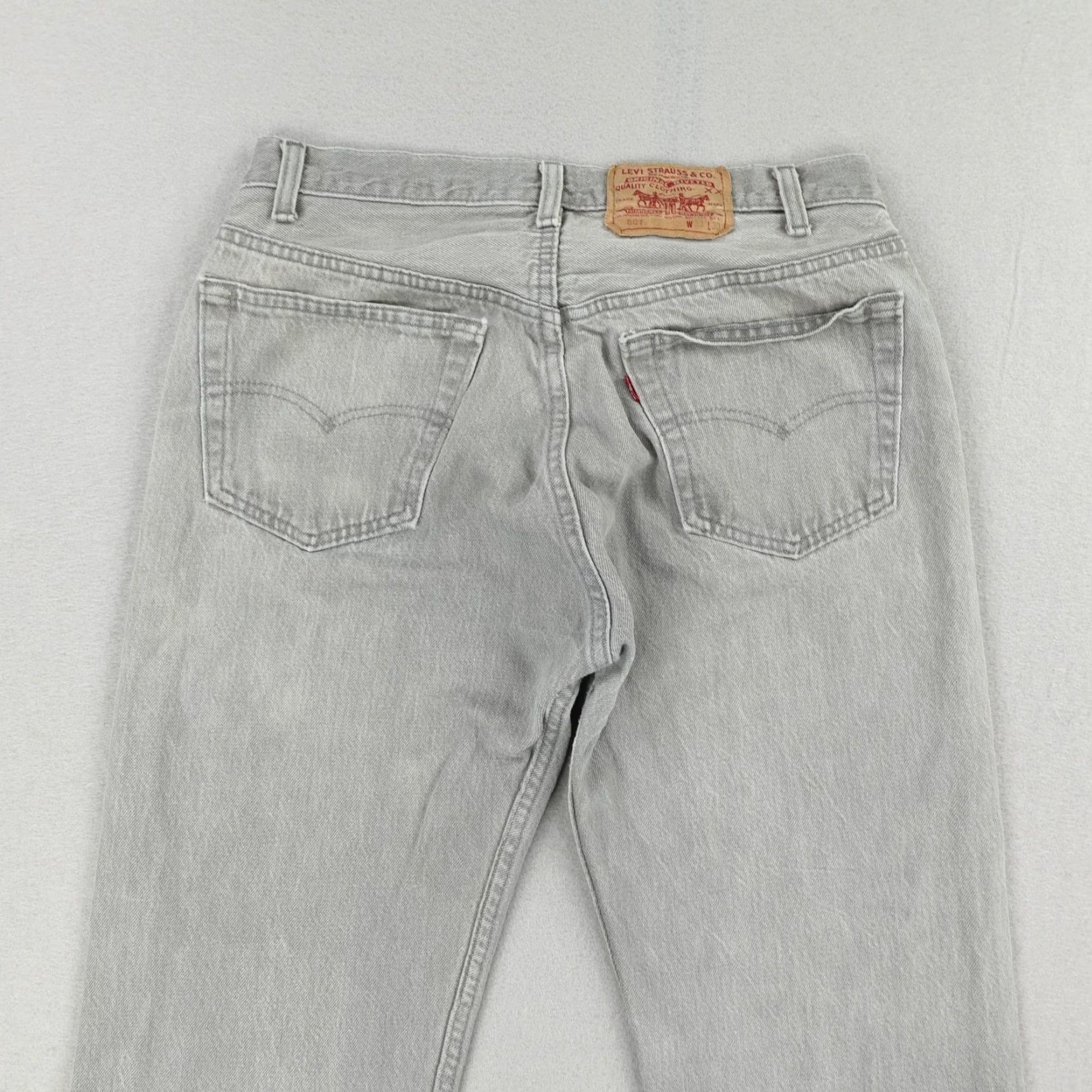 Levi's VINTAGE Levi's 501 Jeans Mens Regular Fit 33x30 Gray Denim Straight Leg Cotton Button Fly 80s Size US 33 - 7 Thumbnail