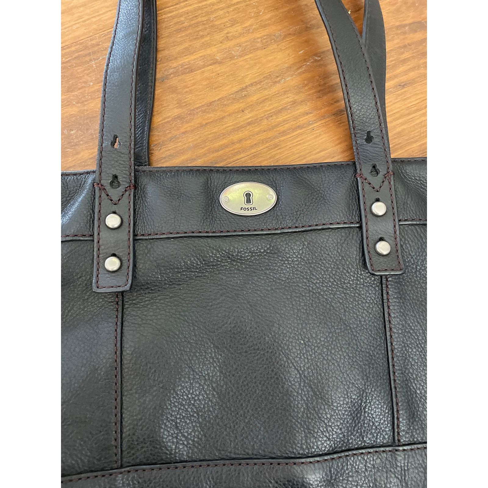 Fossil Fossil Black Pebbled Leather Shoulder Zipper Tote Size ONE SIZE - 2 Thumbnail