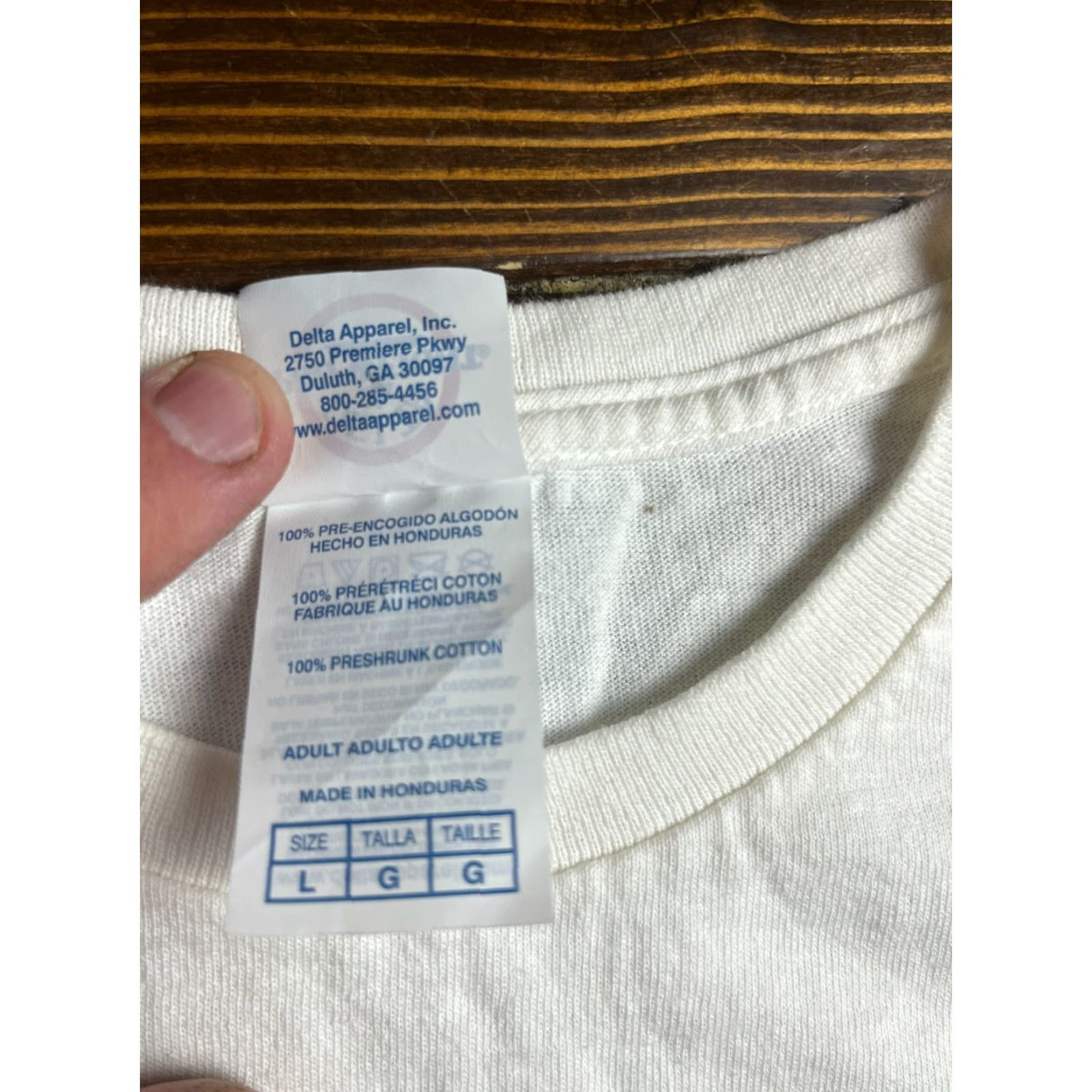 Vintage VINTAGE Delta Shirt, Women's Large, White, Looney Tunes Shirt - Women's Large White Looney Tunes Shirt (Delta) Size L / US 10 / IT 46 - 6 Thumbnail
