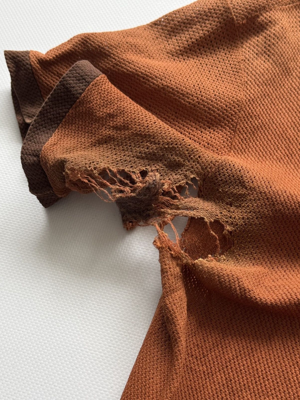 Vintage 1930s German Thrashed Avant Garde V-neck T-Shirt Size US S / EU 44-46 / 1 - 9 Thumbnail