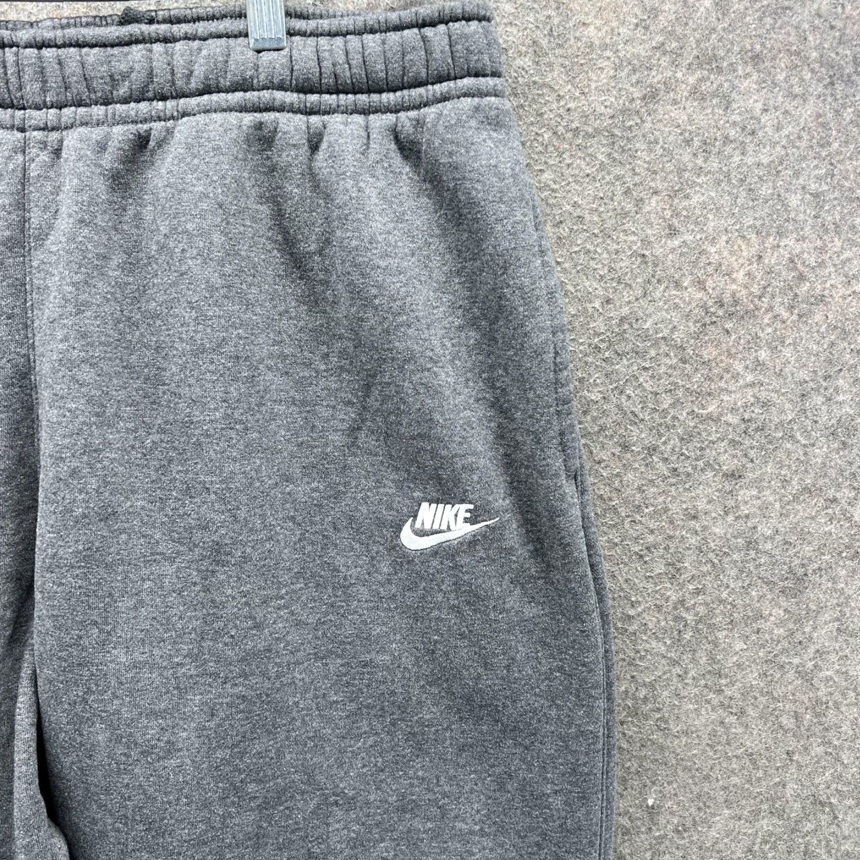 Nike Nike Sweatpants Men XL Gray Fleece Jogger Pants Club Fleece Sportswear Baggy Y2K Size US 36 / EU 52 - 5 Thumbnail
