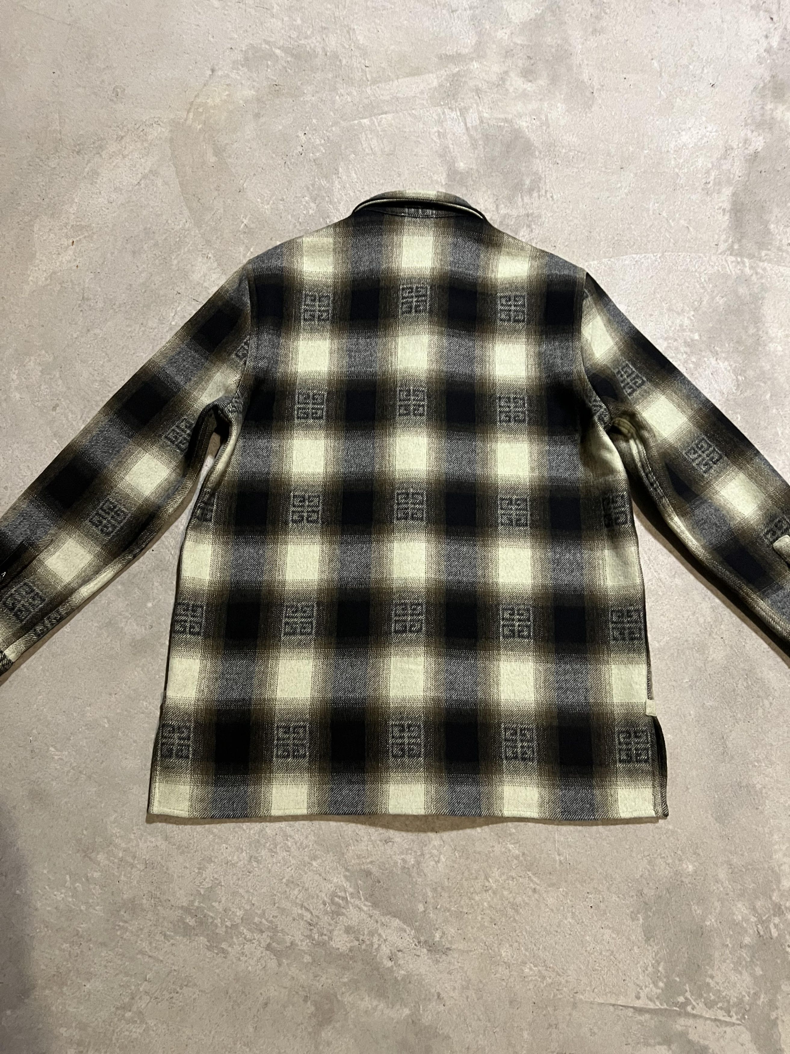 Givenchy Givenchy Classic Fit All-Over Print Overshirt Size US M / EU 48-50 / 2 - 4 Thumbnail