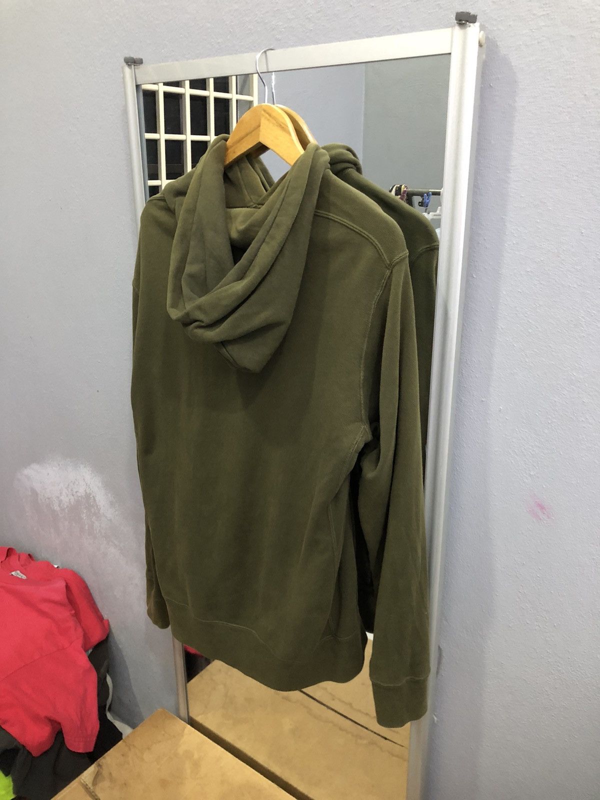 Japanese Brand × Uniqlo Uniqlo Olive Faded Hoodie – Yeezy Vibe Size US M / EU 48-50 / 2 - 7 Thumbnail