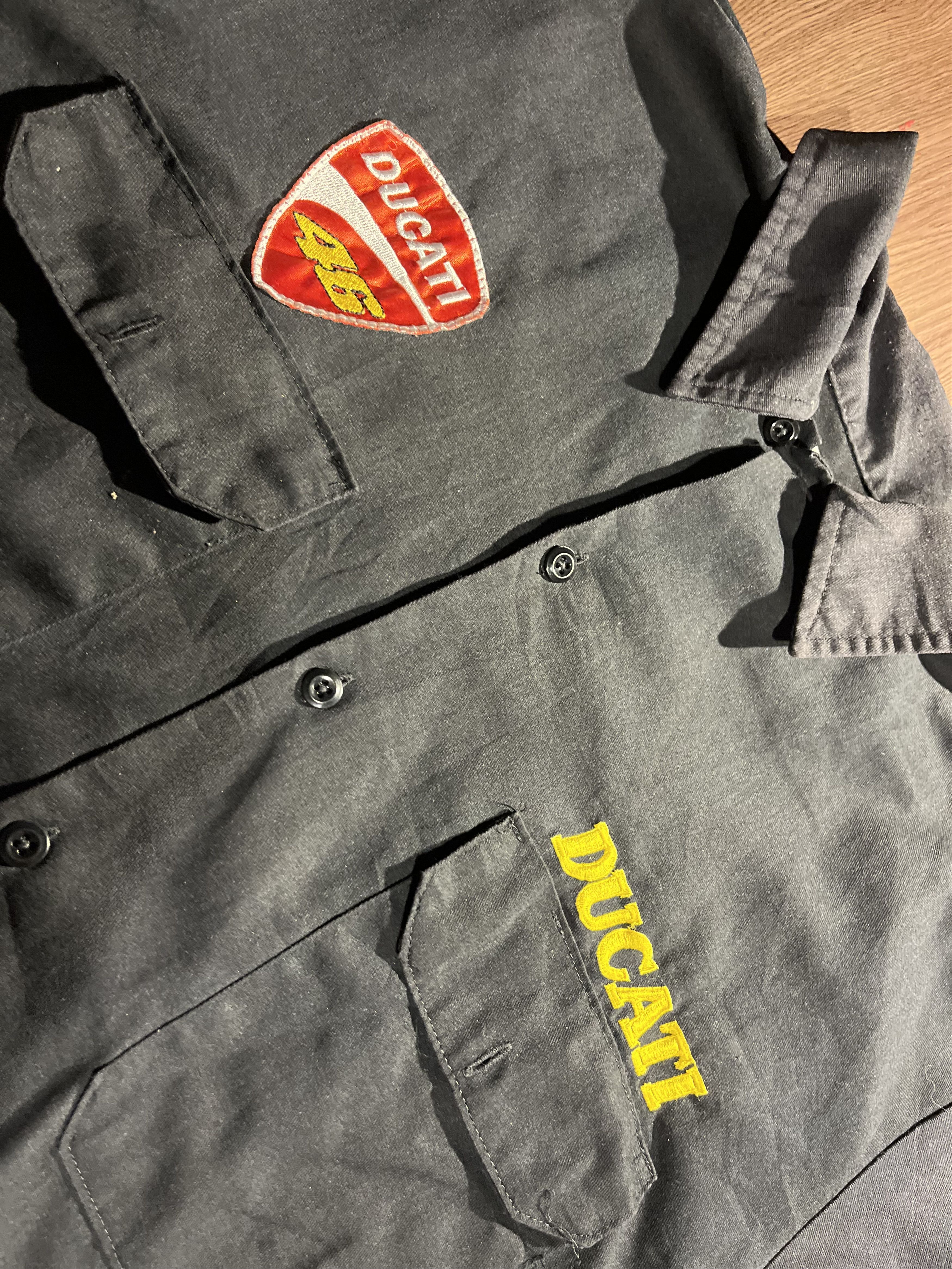 Ducati Vintage MOTO Ducati “DUCATI DOES IT” Workshirt (Dickies) Size US XL / EU 56 / 4 - 4 Thumbnail