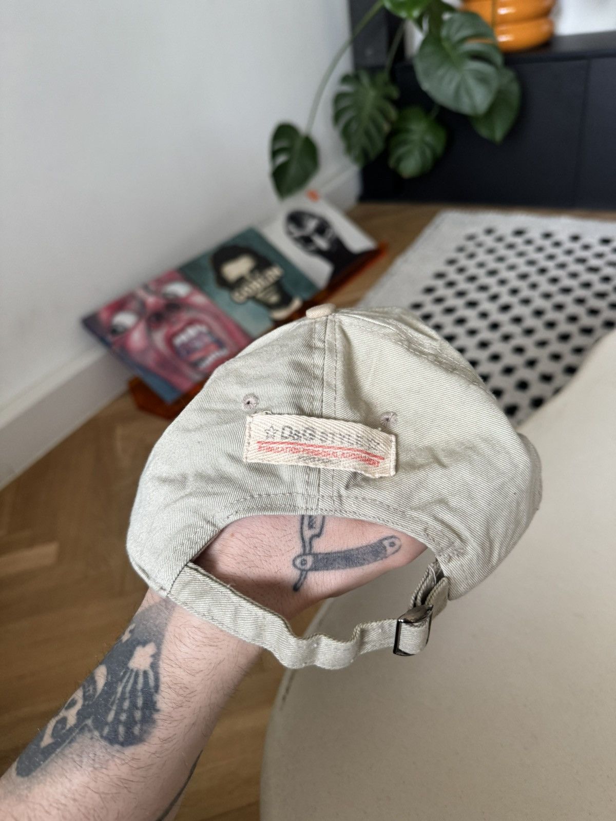 Dolce & Gabbana Dolce & Gabbana D&G 90s Logo Distressed Hat Cap Beige Y2k Size ONE SIZE - 2 Thumbnail