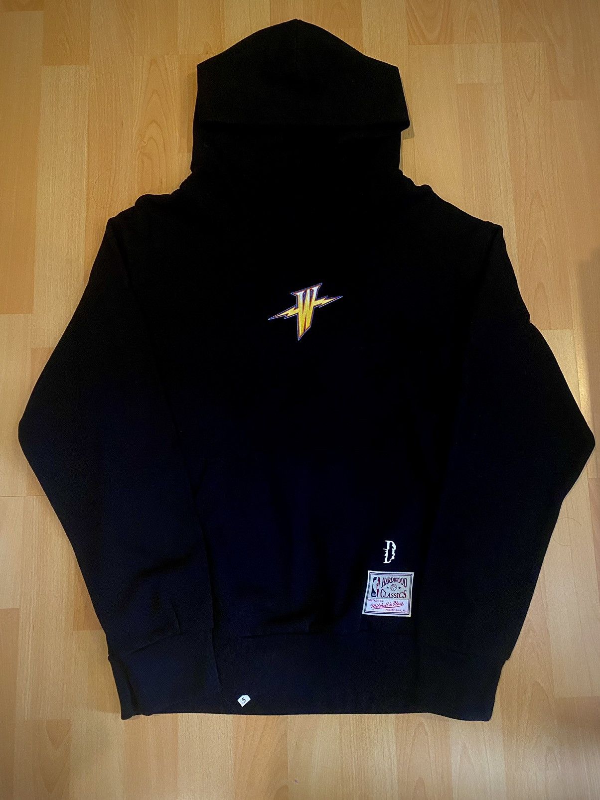 Mitchell & Ness Agust D Suga BTS Mitchell and Ness Warriors Hoodie Size S Size US S / EU 44-46 / 1 - 1 Thumbnail