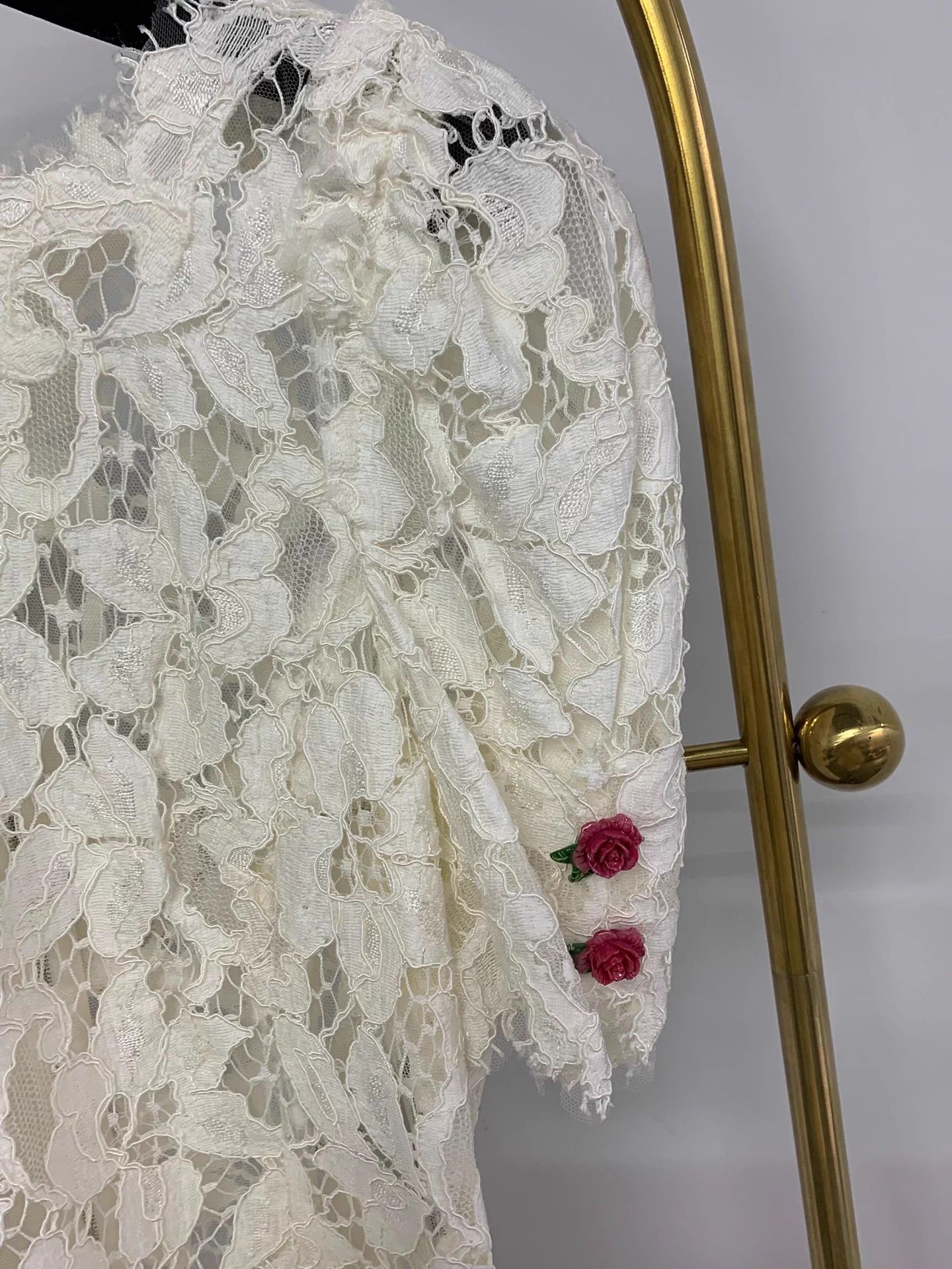 Dolce & Gabbana D&G Women's White Rose Trimmed Lace Short-Sleeve Top IT38 Size XS / US 0-2 / IT 36-38 - 2 Thumbnail