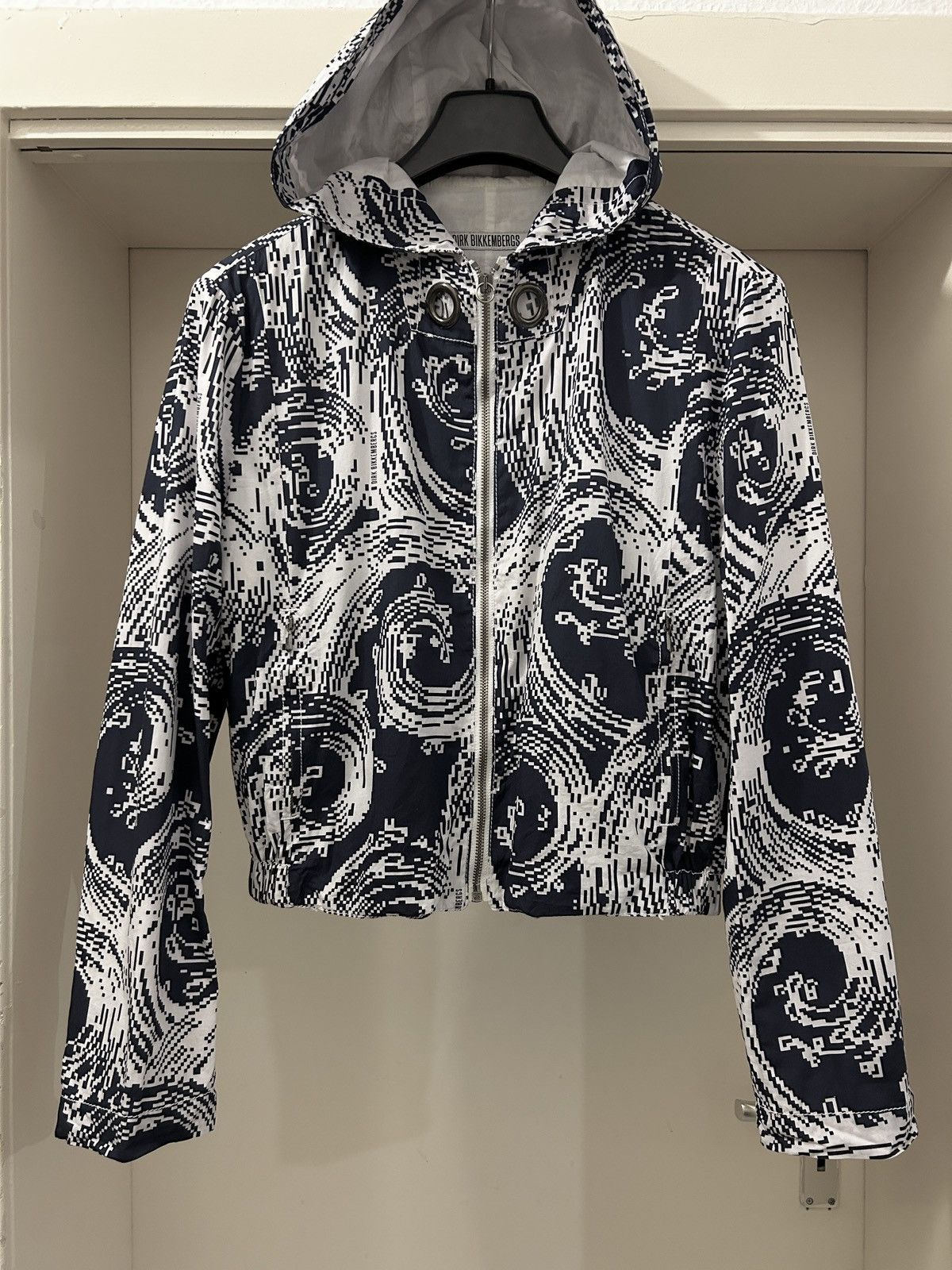Dirk Bikkembergs Dirk Bikkembergs SS 1997 pixel wave cropped hooded blouson Size US M / EU 48-50 / 2 - 4 Thumbnail