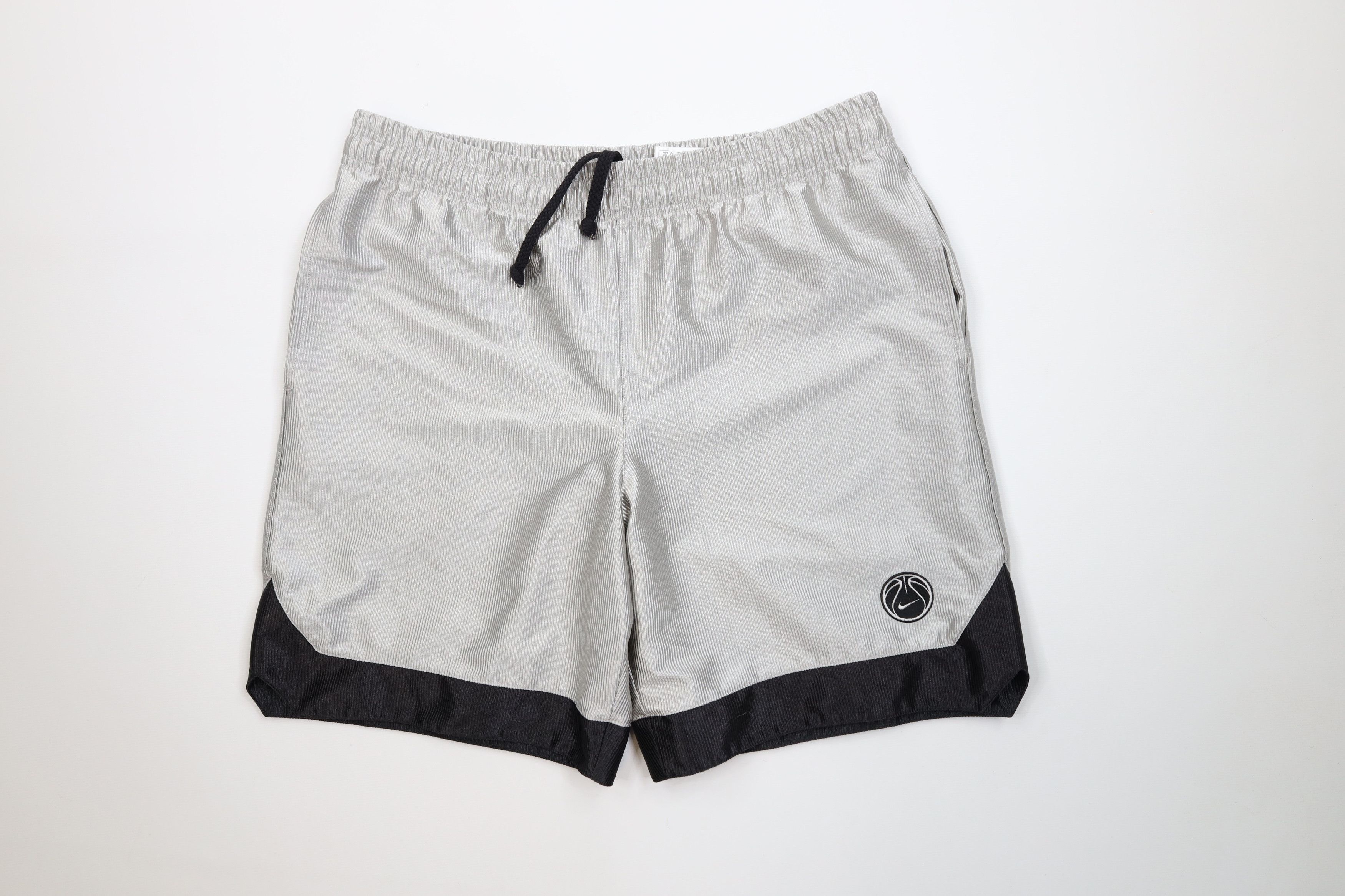 Nike Vintage 90s Y2K Nike Mini Swoosh Dazzle Basketball Shorts Size US 32 / EU 48 - 1 Thumbnail