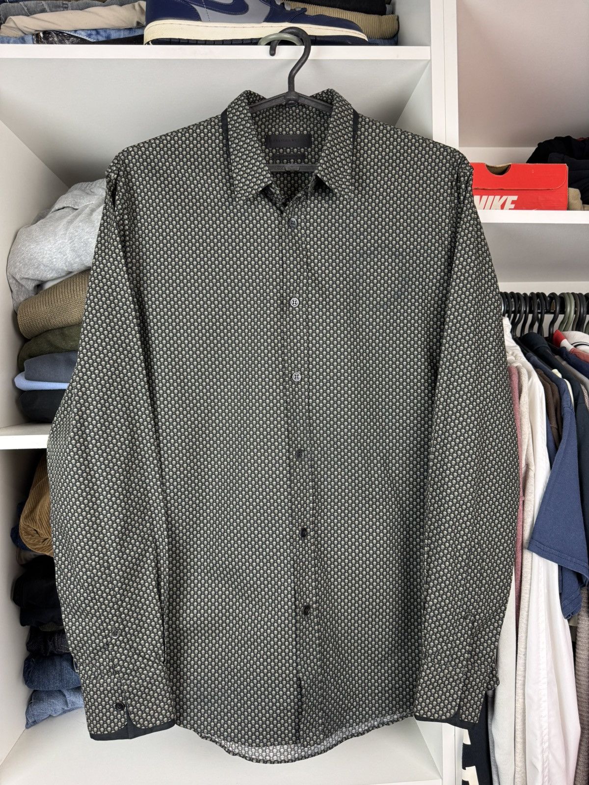 Alexander McQueen Alexander McQueen All-over Skull Monogram Shirt Size 46 IT Size US S / EU 44-46 / 1 - 1 Thumbnail