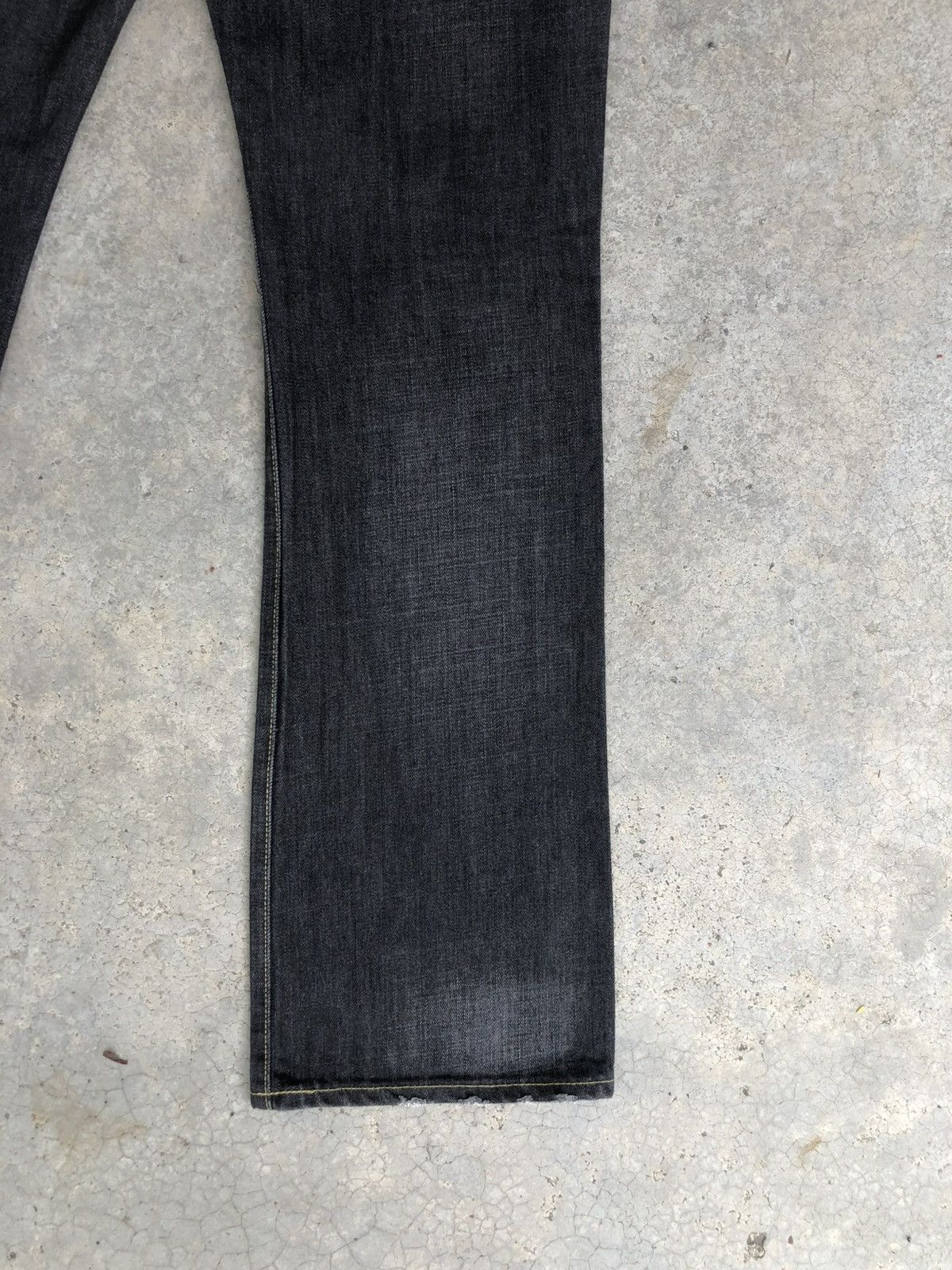 If Six Was Nine Flared Uniqlo Bootcut Distressed Jeans Size US 32 / EU 48 - 12 Thumbnail