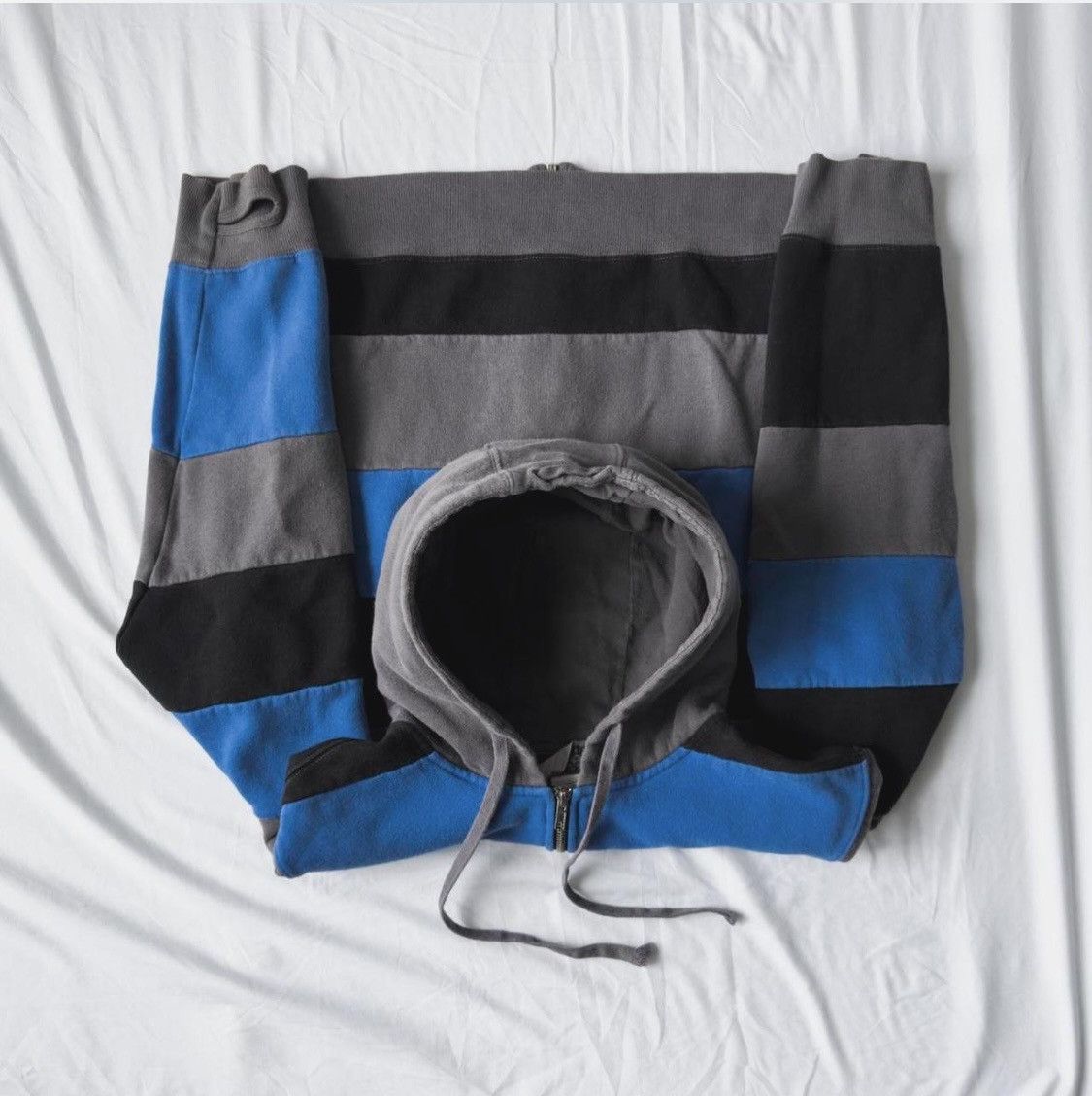 Vintage Vintage Y2K Striped Panel Zip Up Hoodie Blue Grey Black Size US XL / EU 56 / 4 - 2 Thumbnail