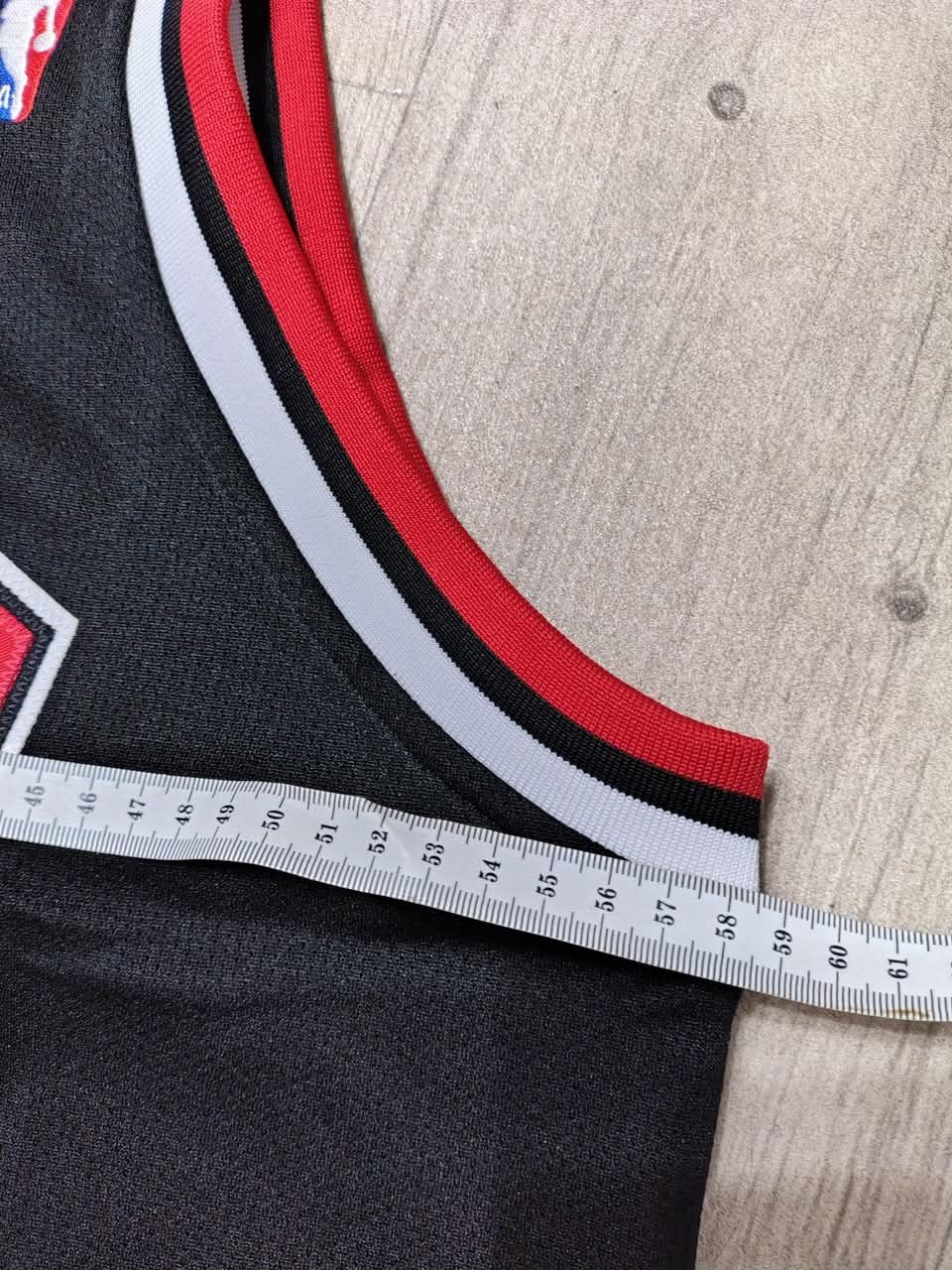 NBA × Starter Authentic 90s Starter Michael Jordan vintage jersey 48 L Size US L / EU 52-54 / 3 - 6 Thumbnail
