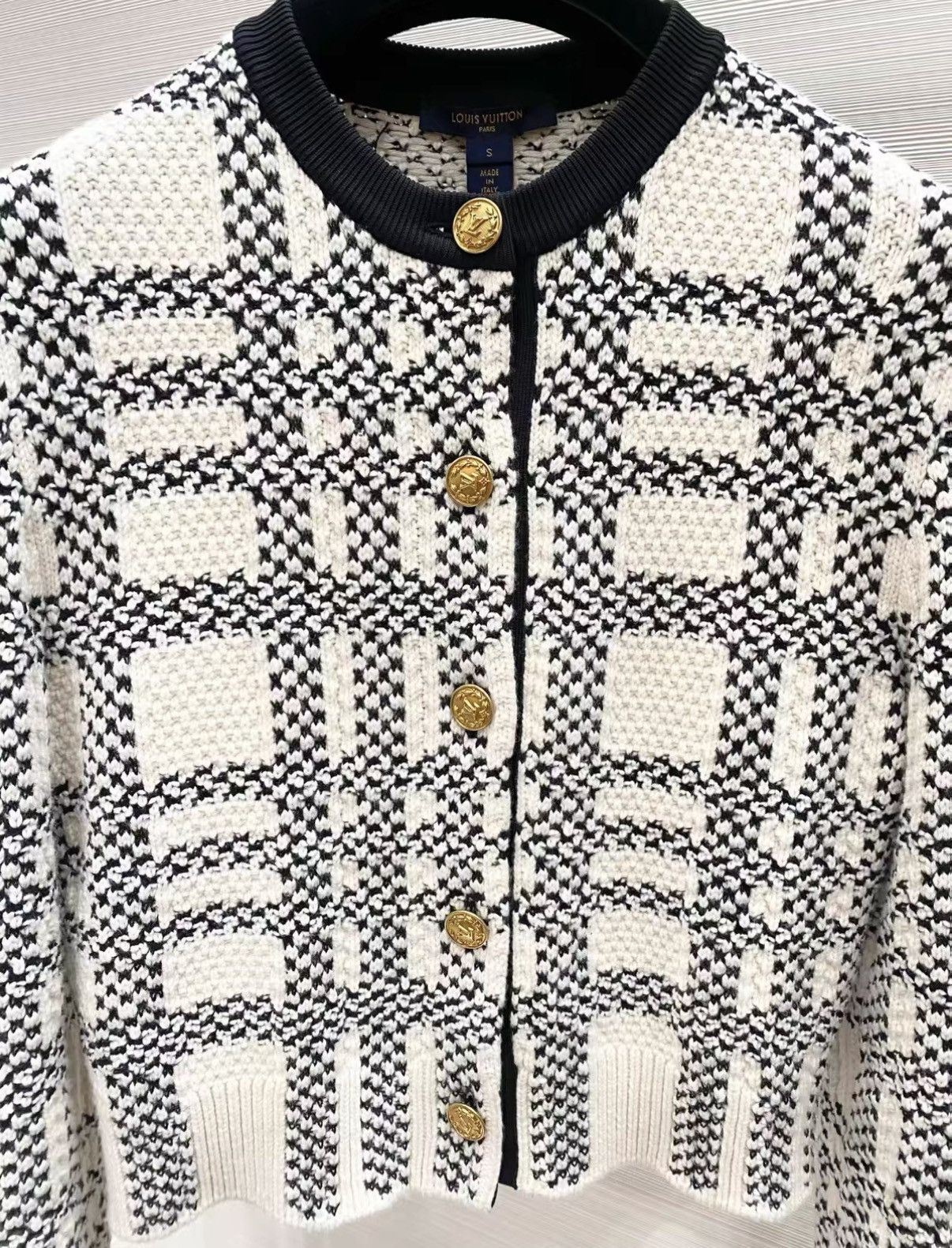 Louis Vuitton Louis Vuitton Plaid Knit Cardigan with Gold Buttons J33 Size S / US 4 / IT 40 - 2 Thumbnail
