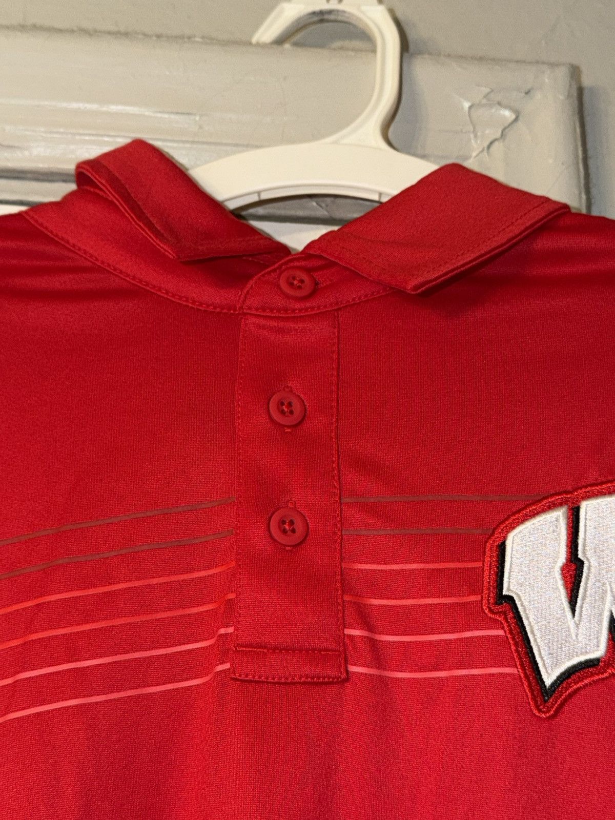NCAA Captivating NCAA Wisconsin Badgers Polo T Shirt Mens Size L Size US L / EU 52-54 / 3 - 6 Thumbnail